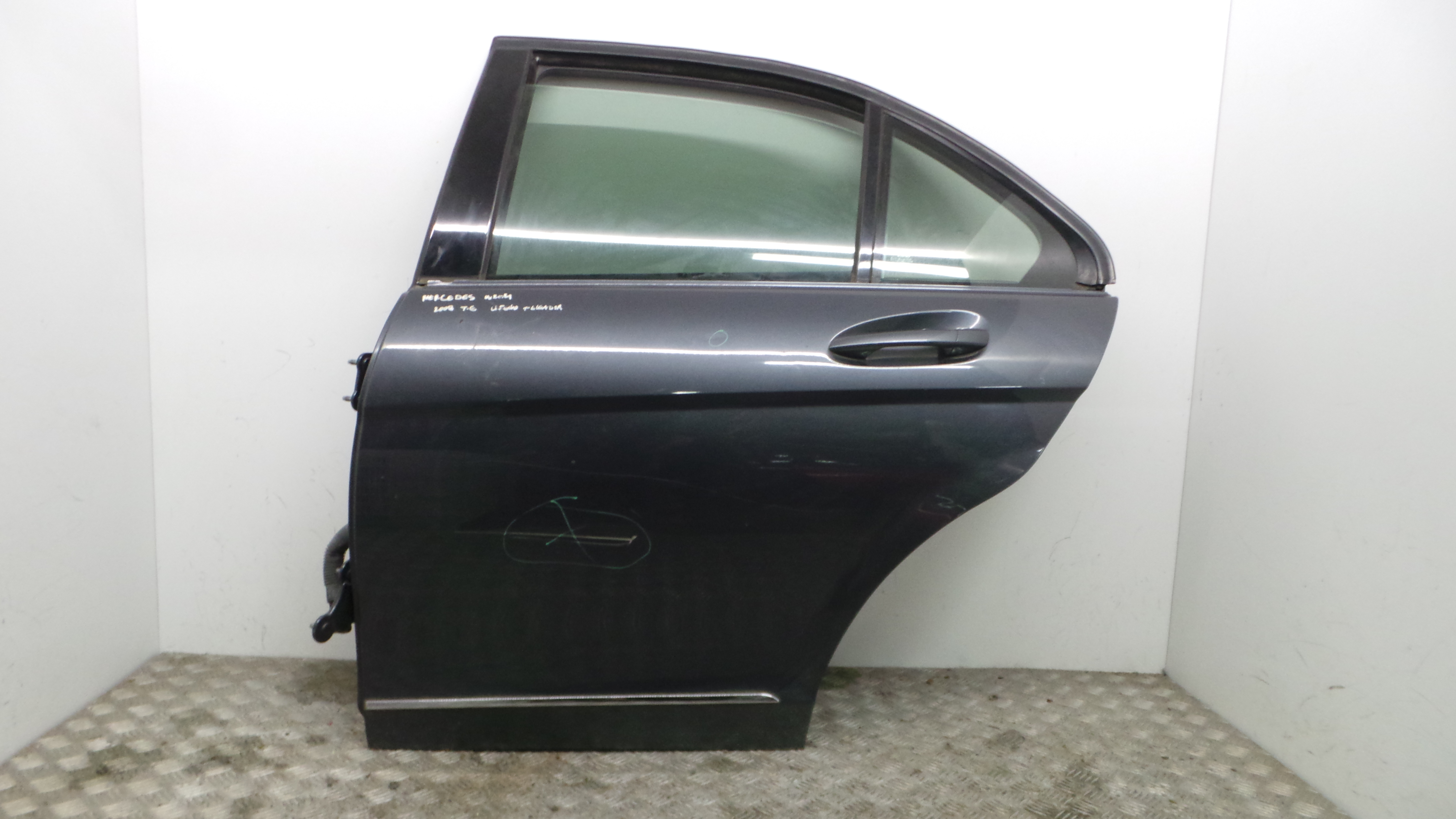 Porta Trás Esq A2047302100 - MERCEDES-BENZ C-CLASS (W204)-36191389 Porta Trás Esq A2047302100 - MERCEDES-BENZ C-CLASS (W204)-36191389