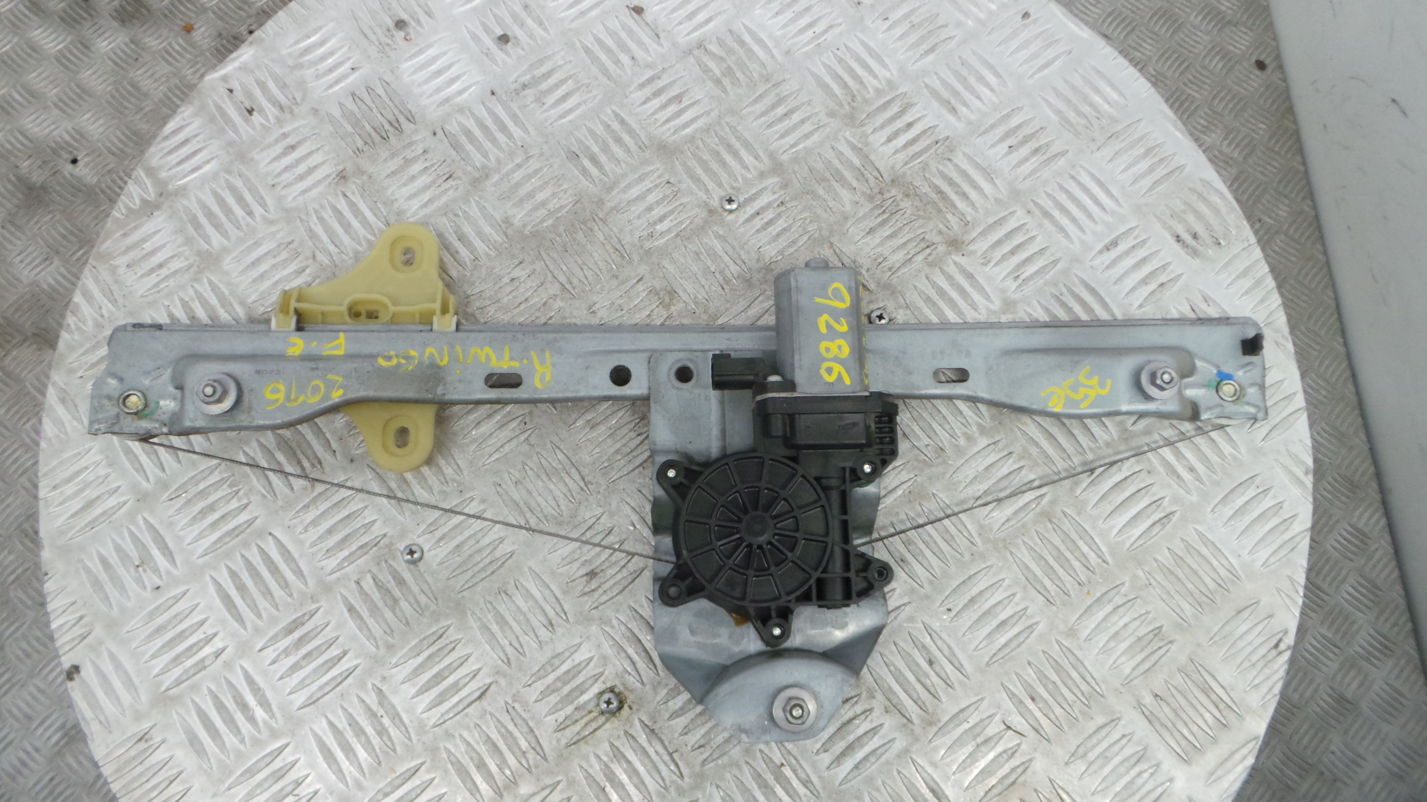 Elevador Frente Esq 807215092R - RENAULT TWINGO III (BCM_, BCA_)-36920824