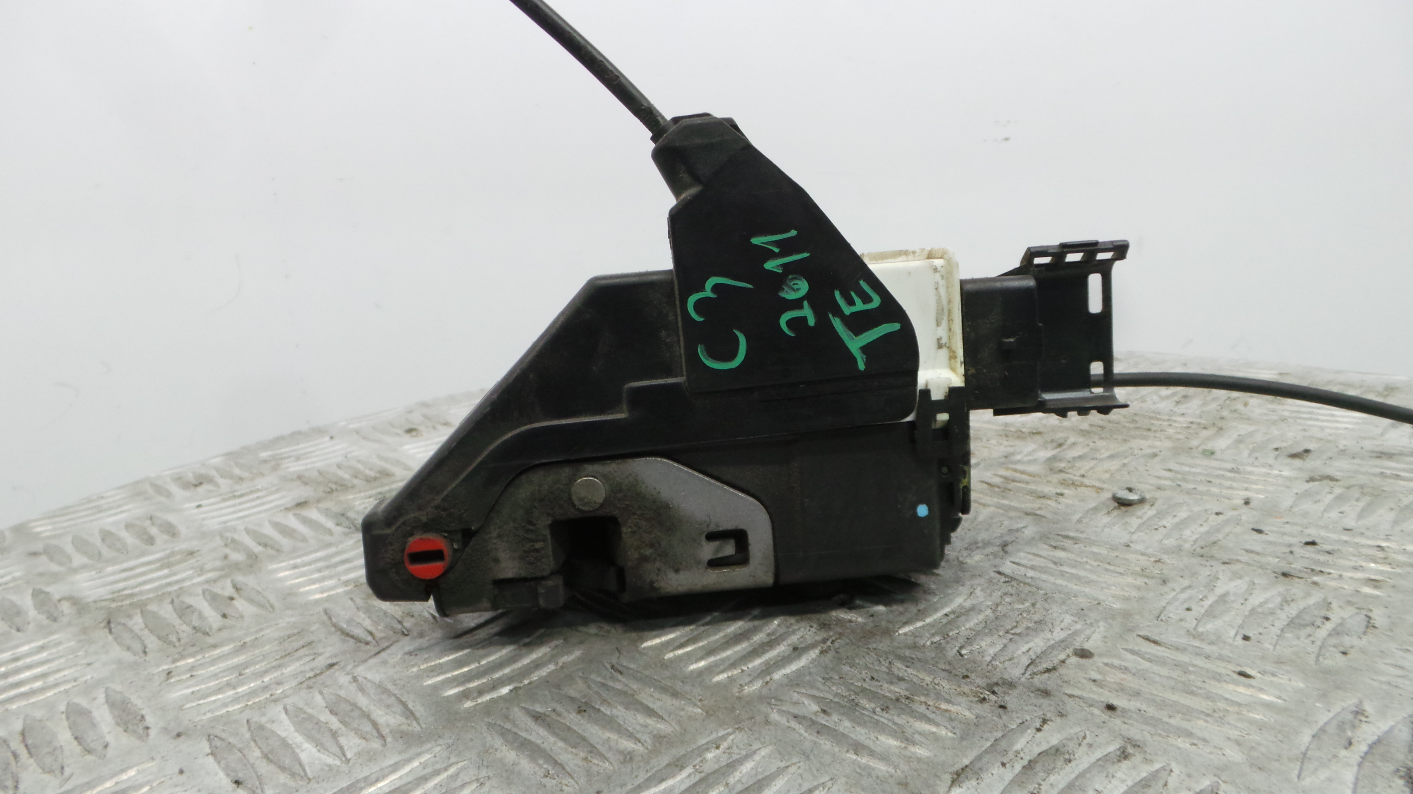 Fecho da Porta Trás Esq 9800625080 - CITROËN C3 II (SC_)-36447960 Fecho da Porta Trás Esq 9800625080 - CITROËN C3 II (SC_)-36447960