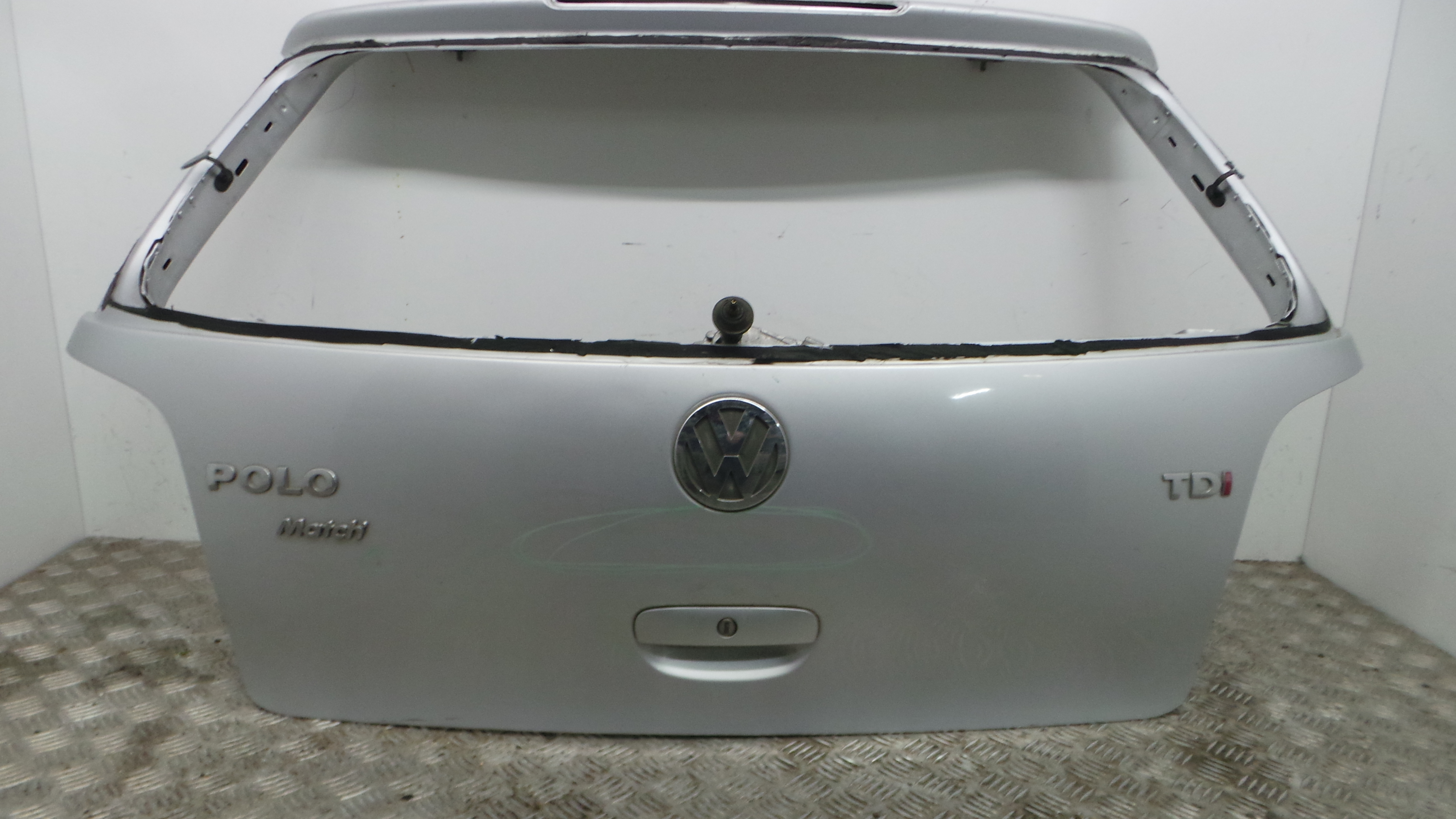 Tampa da Mala 6Q6827025R - VW POLO (9N_, 9A_)-36192350