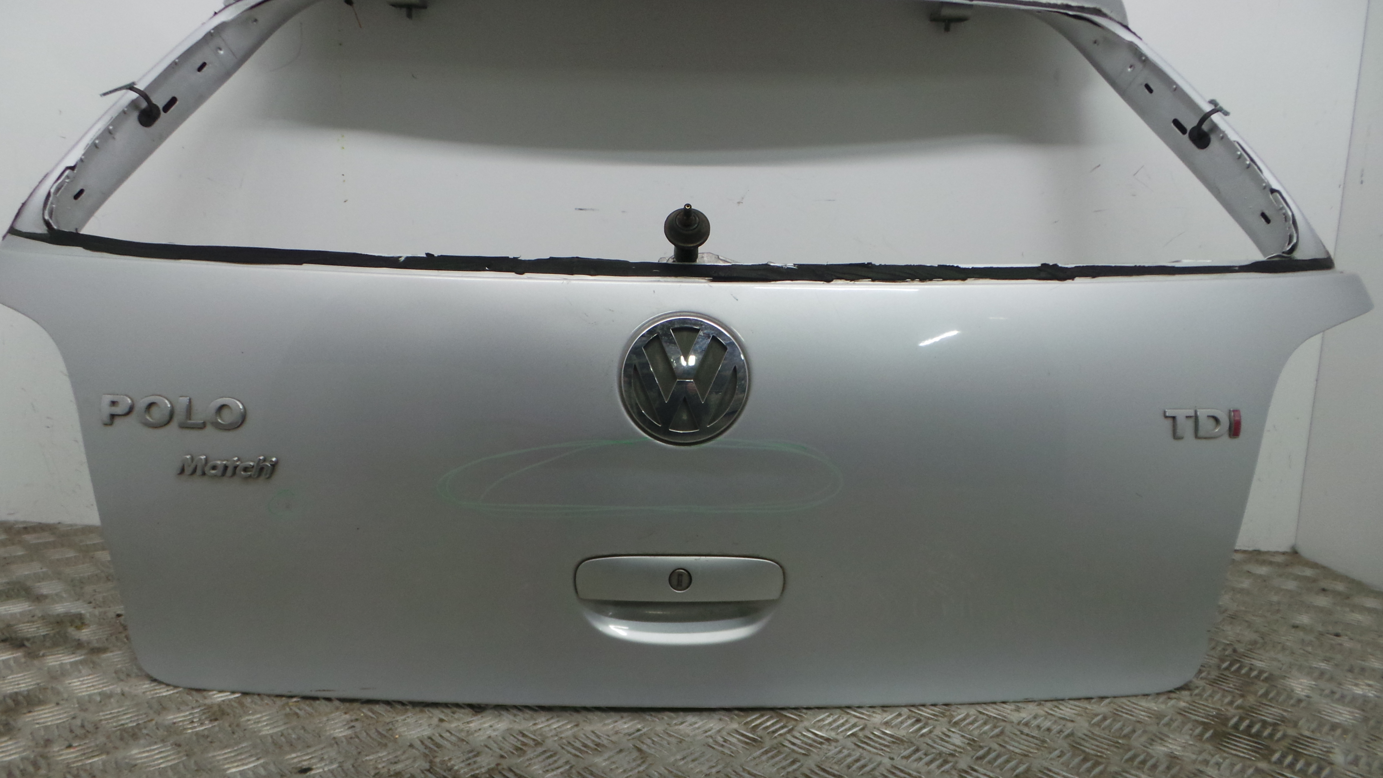 Tampa da Mala 6Q6827025R - VW POLO (9N_, 9A_)-36192350