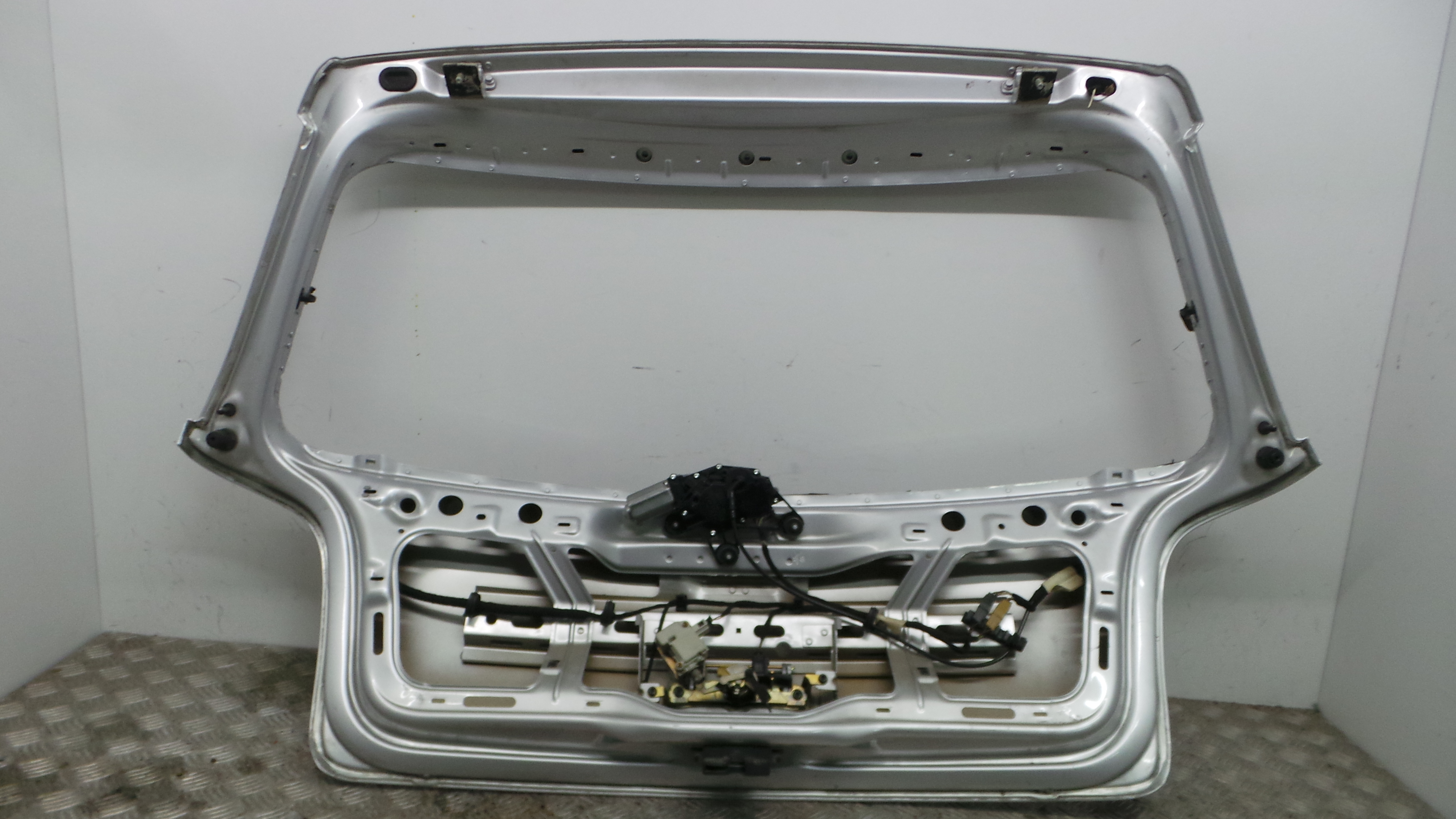 Tampa da Mala 6Q6827025R - VW POLO (9N_, 9A_)-36192350