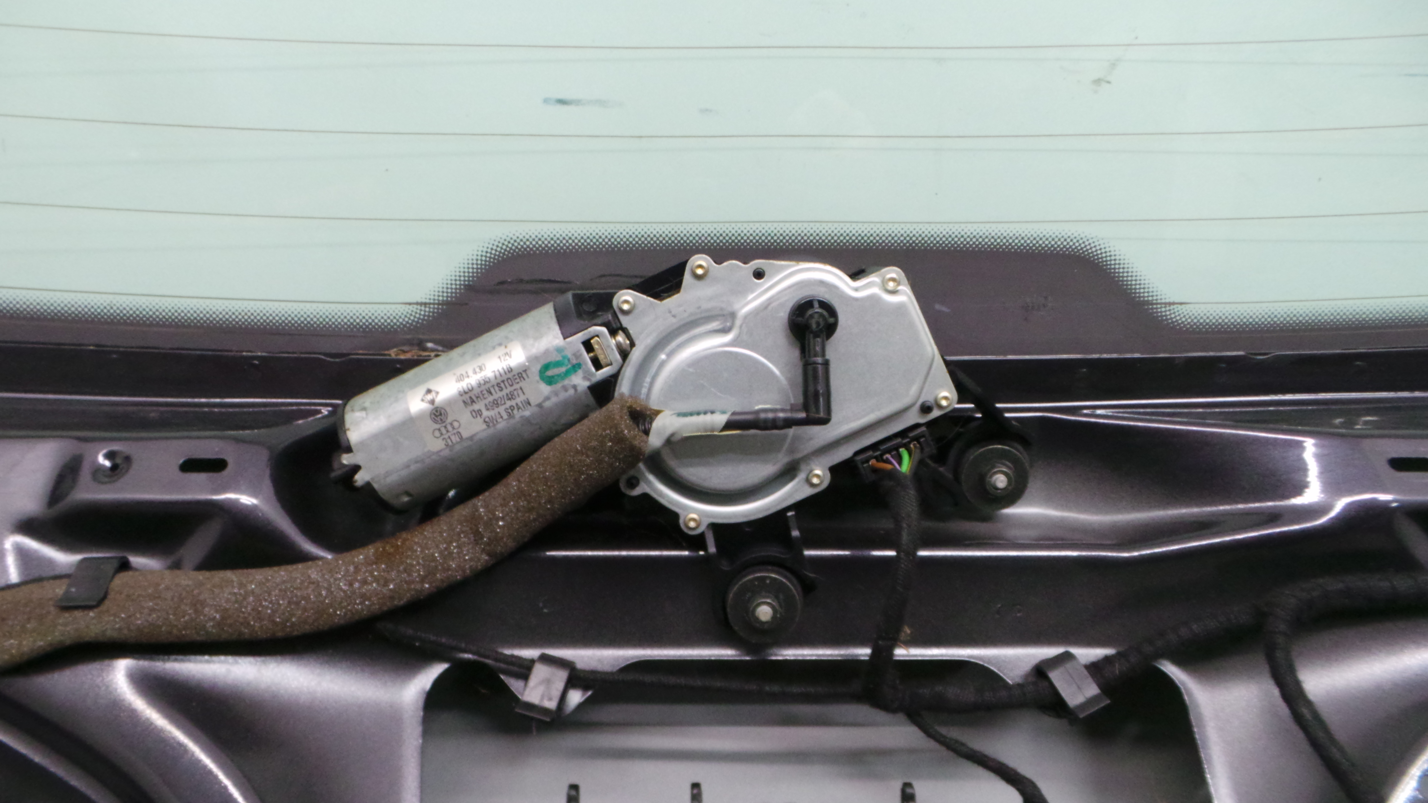 Motor Limpa Vidros Trás 8L0955711B - AUDI A6 C5 Avant (4B5)-36192364 Motor Limpa Vidros Trás 8L0955711B - AUDI A6 C5 Avant (4B5)-36192364