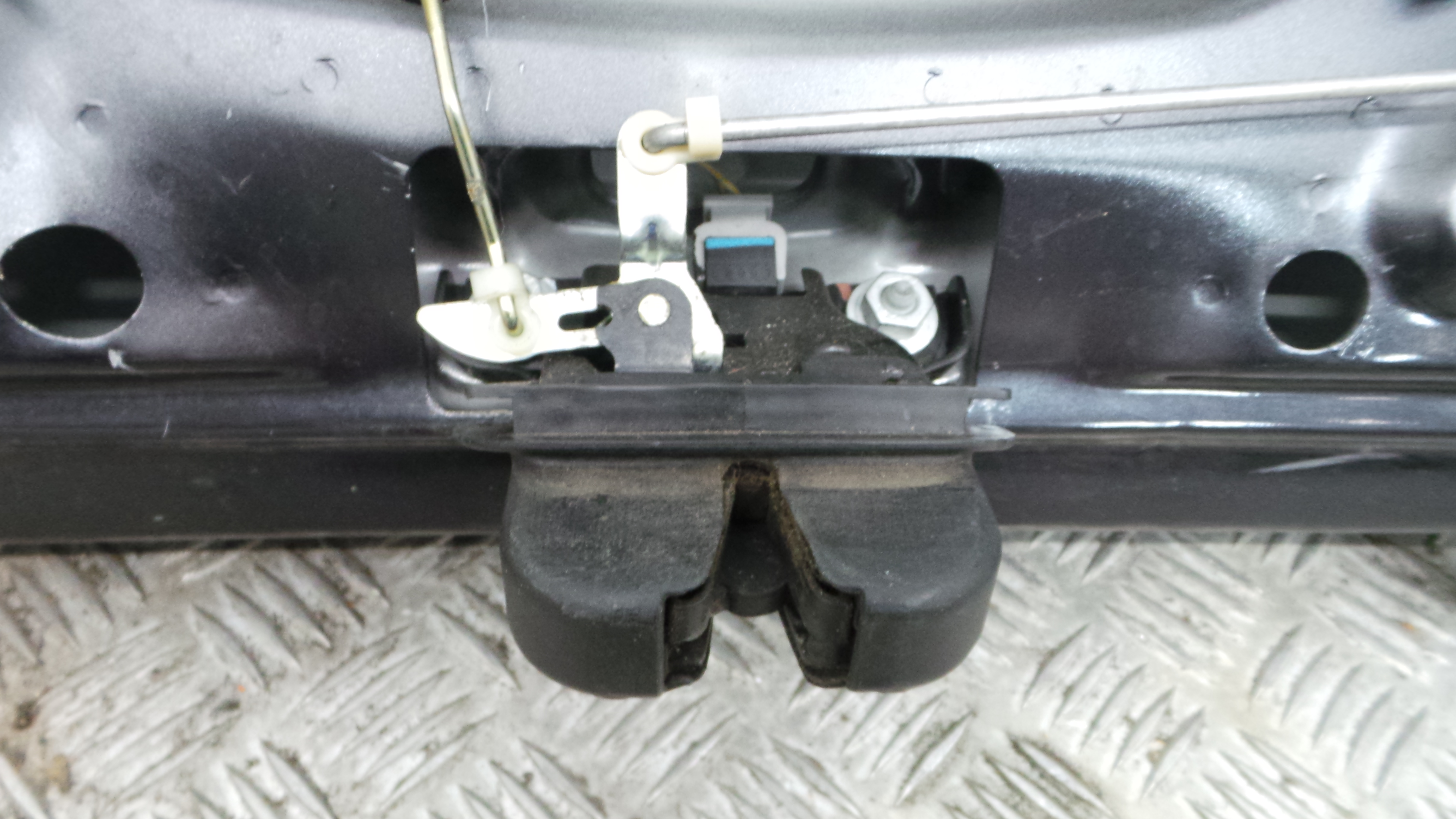 Fecho Mala - AUDI A6 C5 Avant (4B5)-36192366 Fecho Mala - AUDI A6 C5 Avant (4B5)-36192366