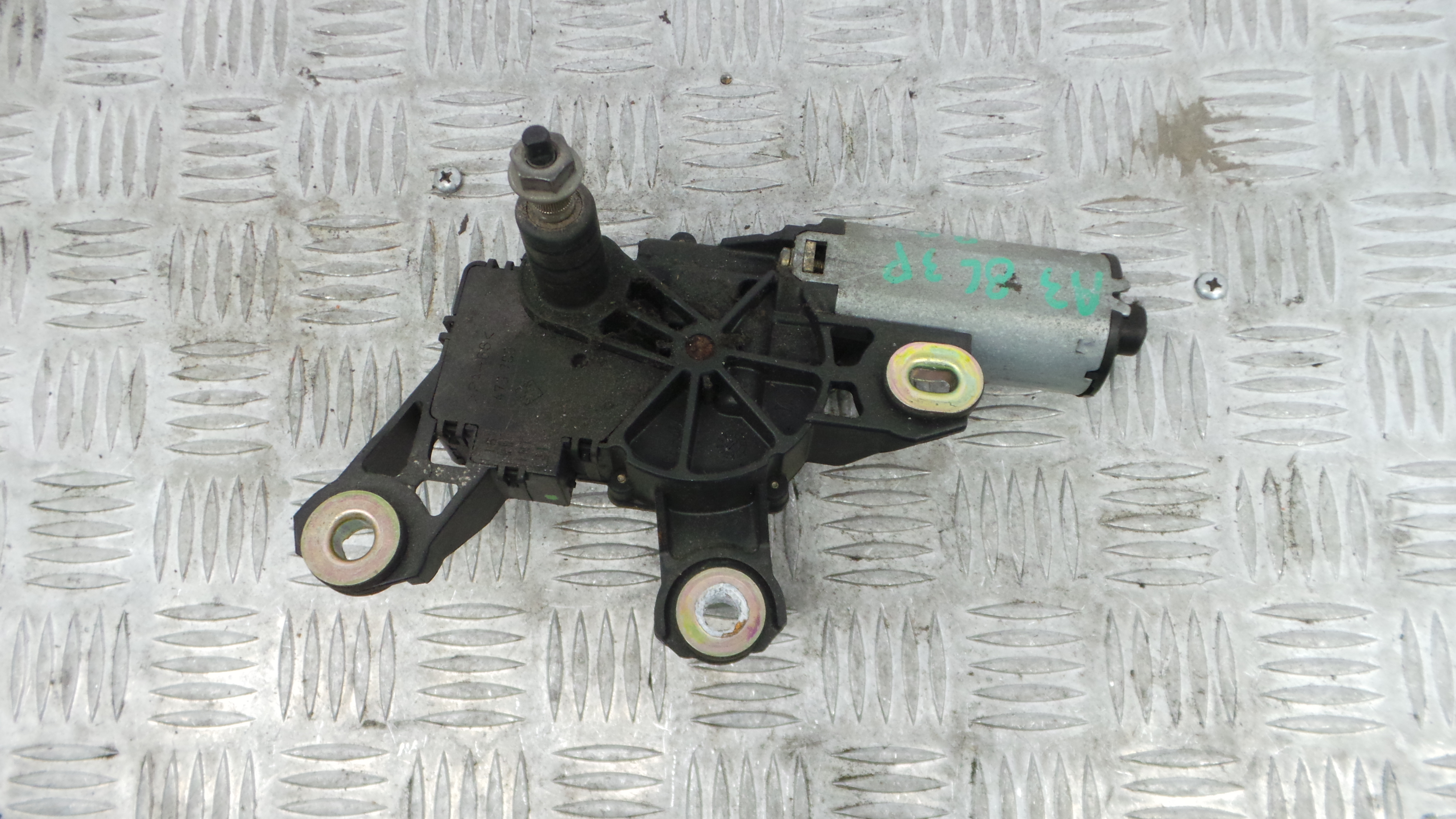 Motor Limpa Vidros Trás 8L0955711A - AUDI A3 (8L1)-36593363 Motor Limpa Vidros Trás 8L0955711A - AUDI A3 (8L1)-36593363