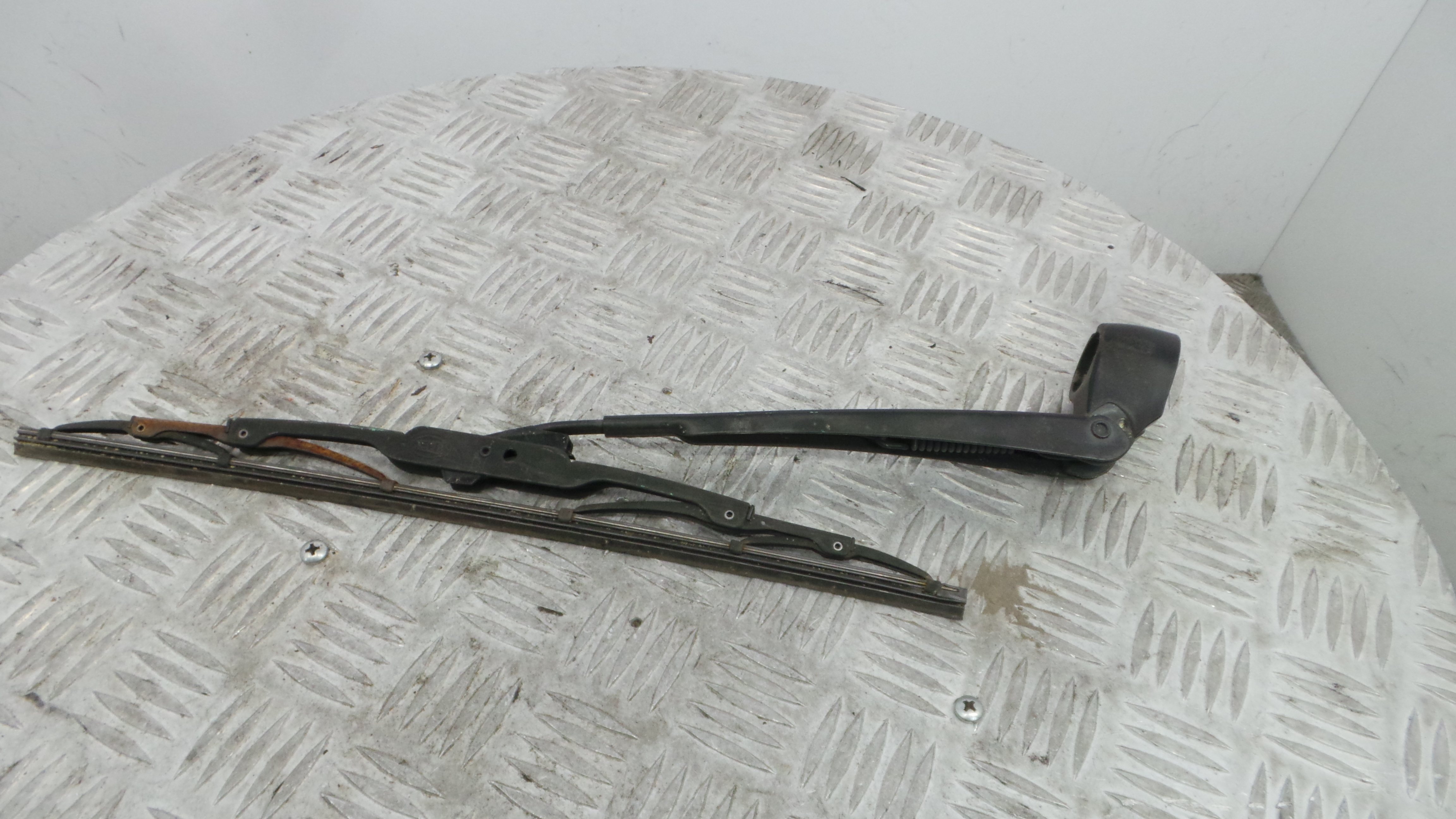 Braço Traseiro Para Brisas 8D9955407 - AUDI A3 (8L1)-36593366