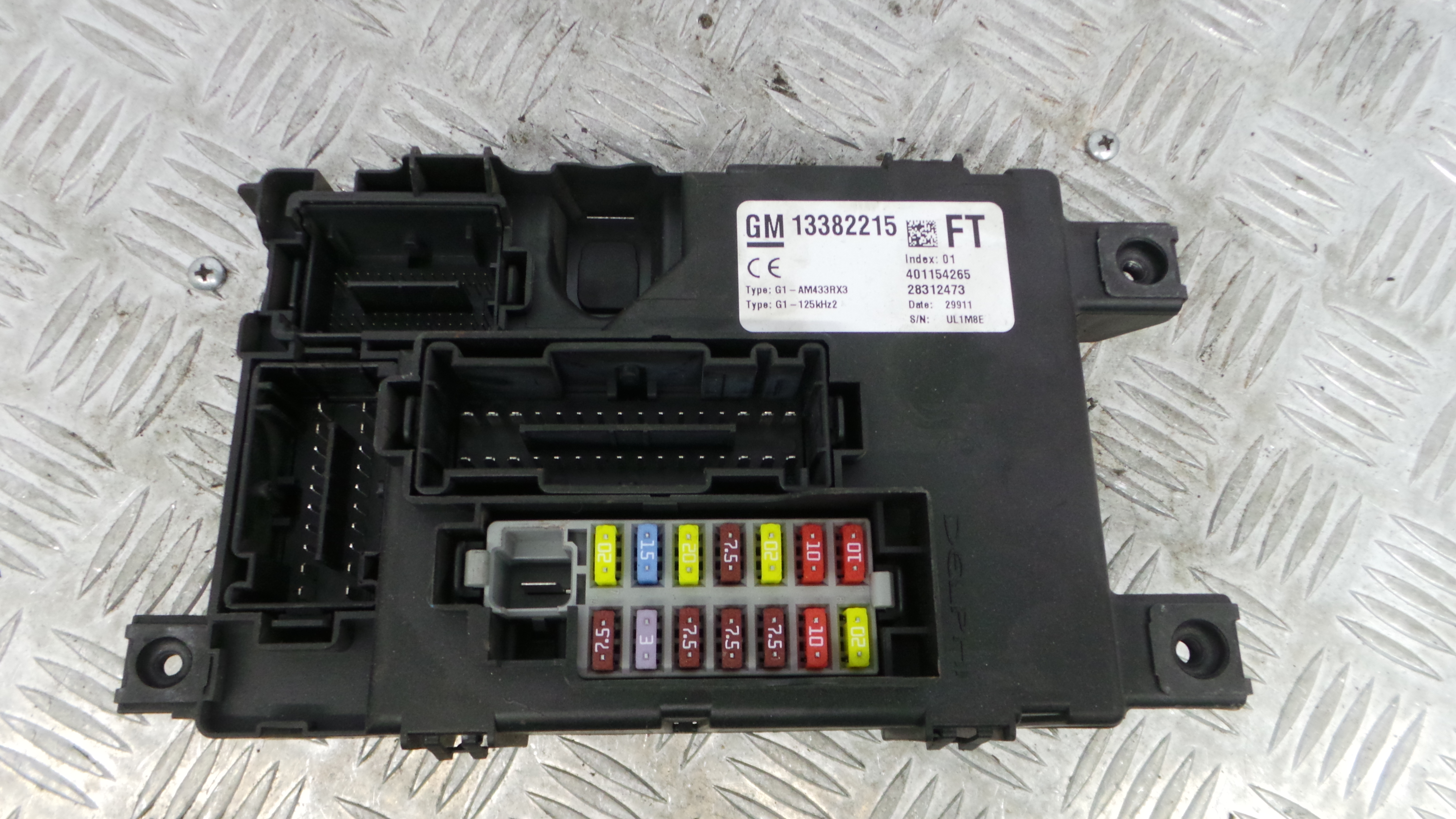 Caixa dos Fusíveis / BSI / UCH / SAM 13382215 - OPEL CORSA D (S07)-36196215