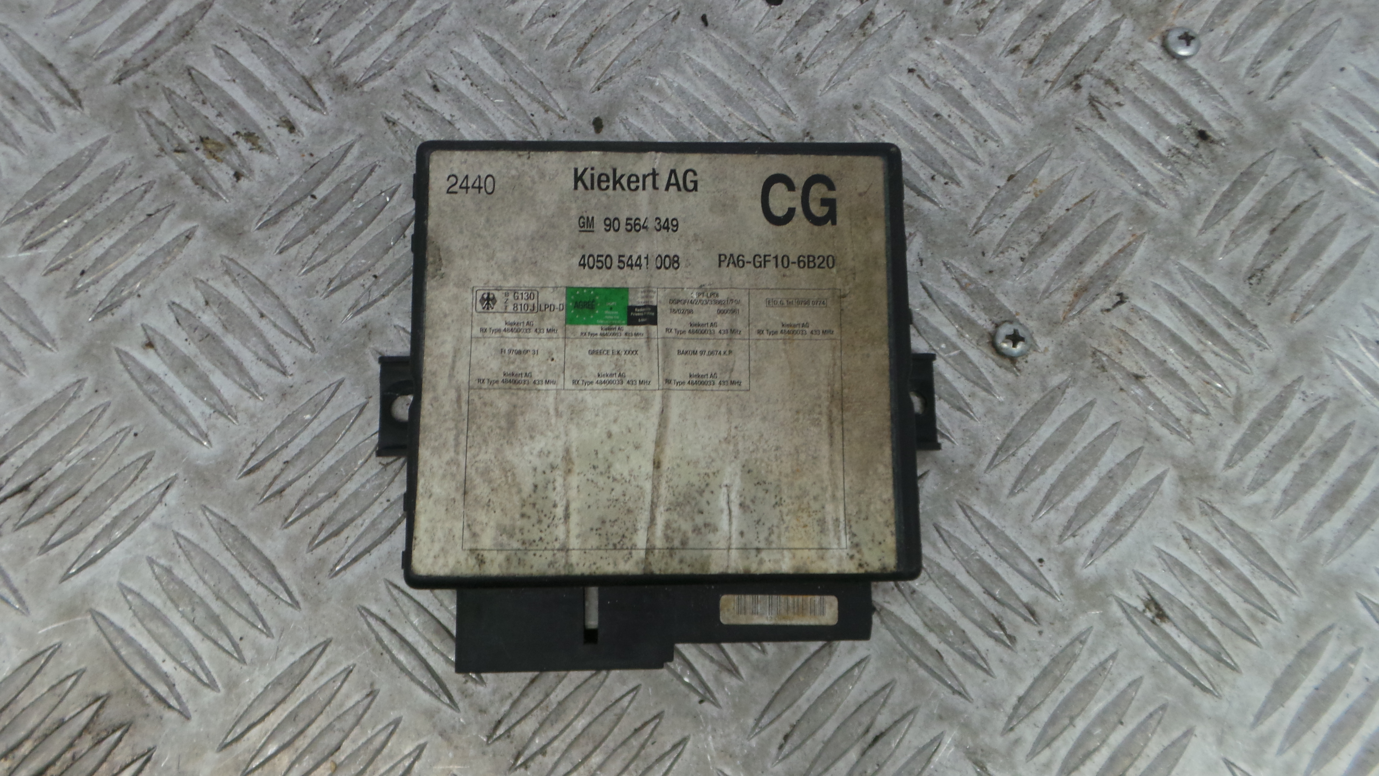 Centralina do Fecho Central 90564349 - OPEL VECTRA B (J96)-36196218 Centralina do Fecho Central 90564349 - OPEL VECTRA B (J96)-36196218