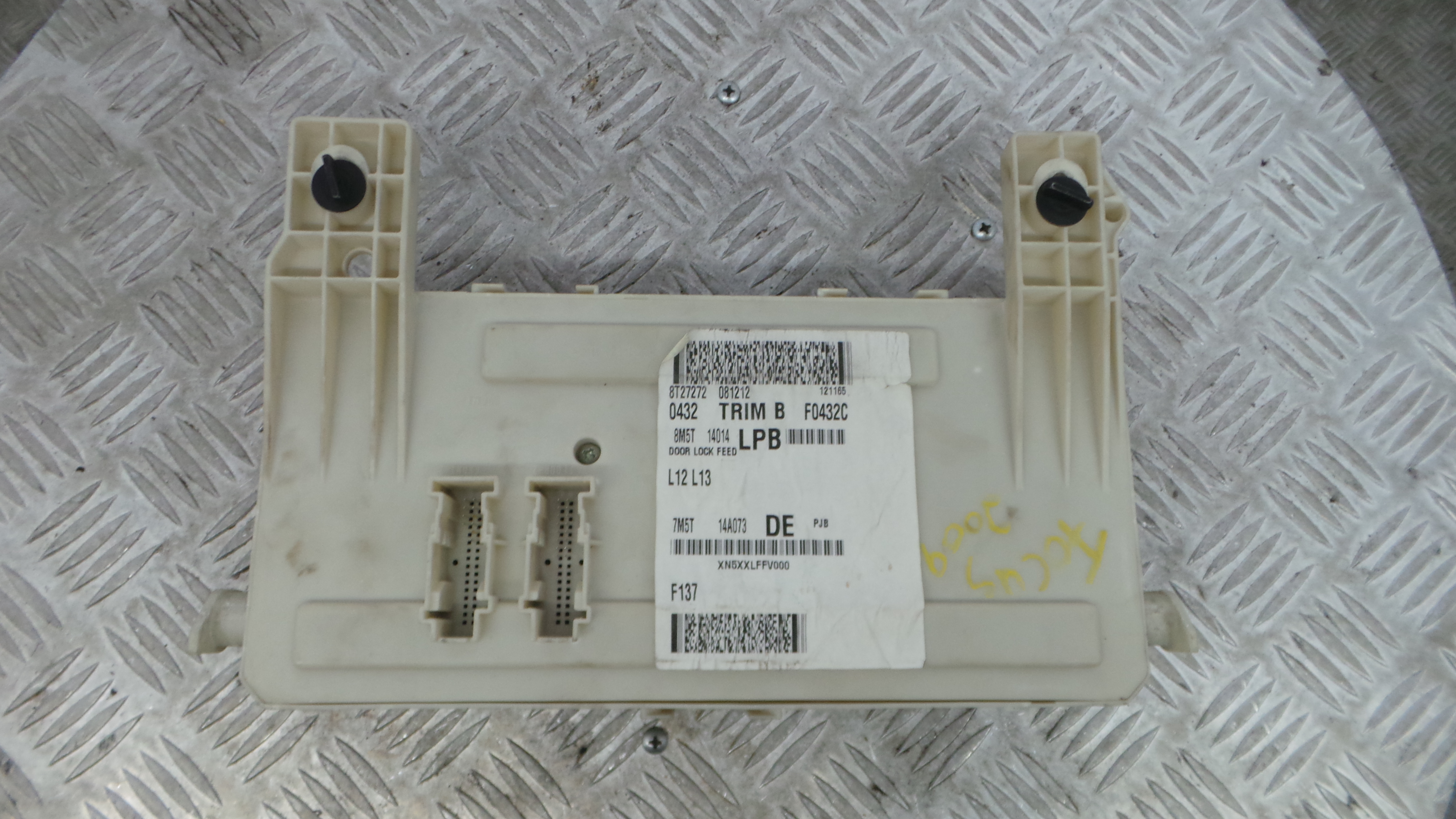 Caixa dos Fusíveis / BSI / UCH / SAM 7M5T-14A073-DE - FORD FOCUS II (DA_, HCP, DP)-36196357