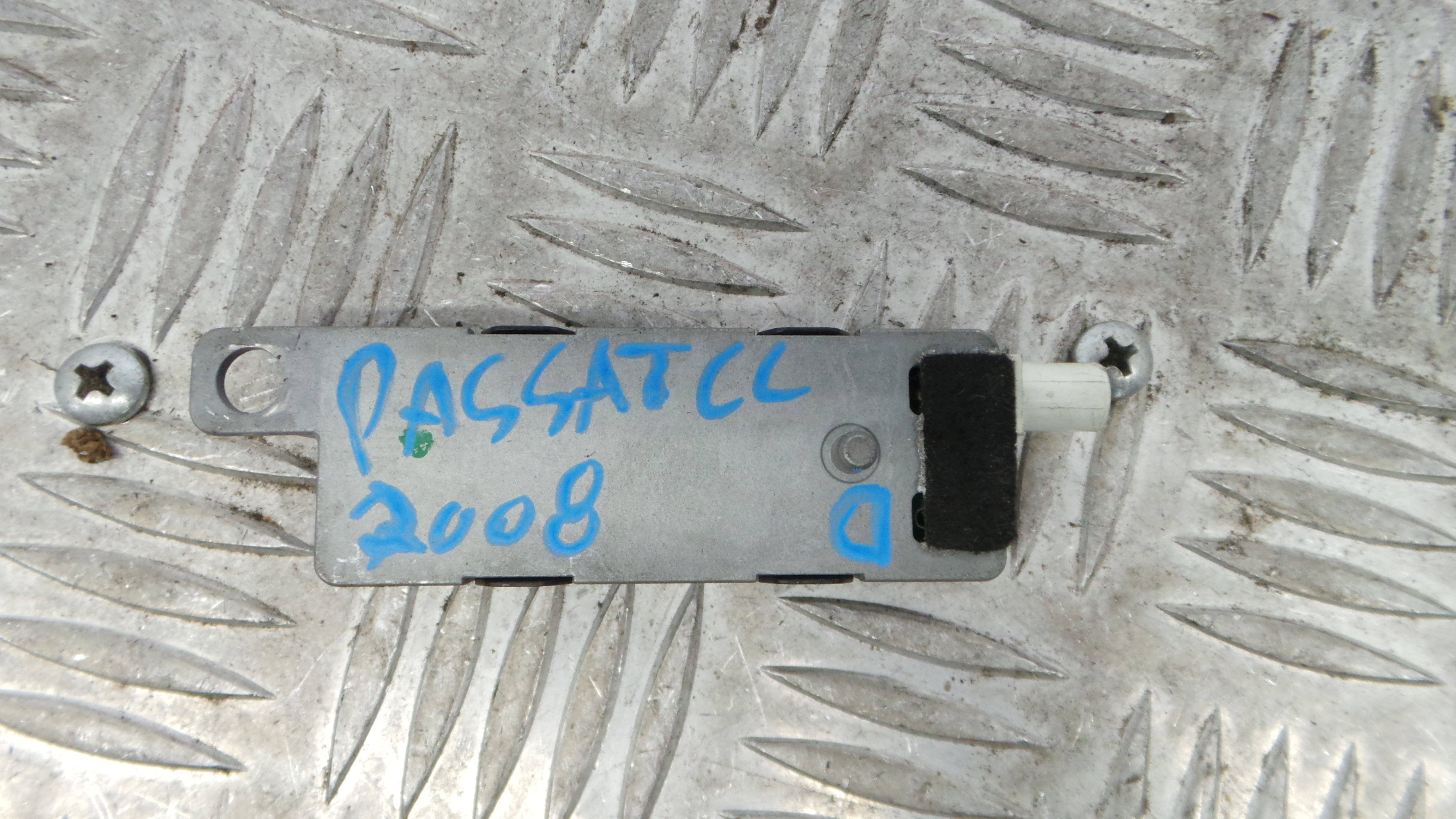 Adaptador Antena 3C8035552 - VW PASSAT CC B6 (357)-36196462 Adaptador Antena 3C8035552 - VW PASSAT CC B6 (357)-36196462