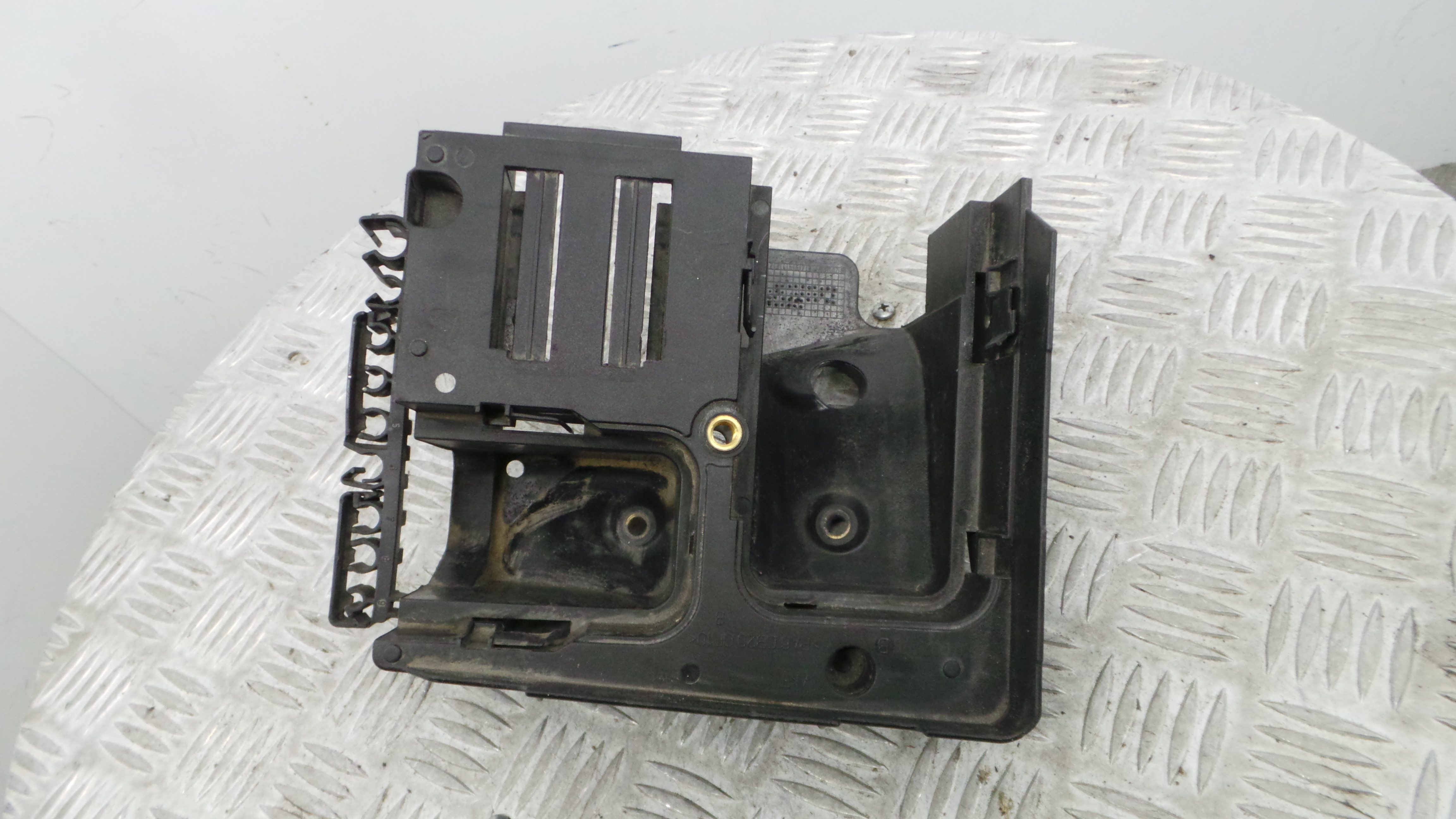 Caixa de Fusiveis 1K0907361B - VW PASSAT CC B6 (357)-36196538 Caixa de Fusiveis 1K0907361B - VW PASSAT CC B6 (357)-36196538