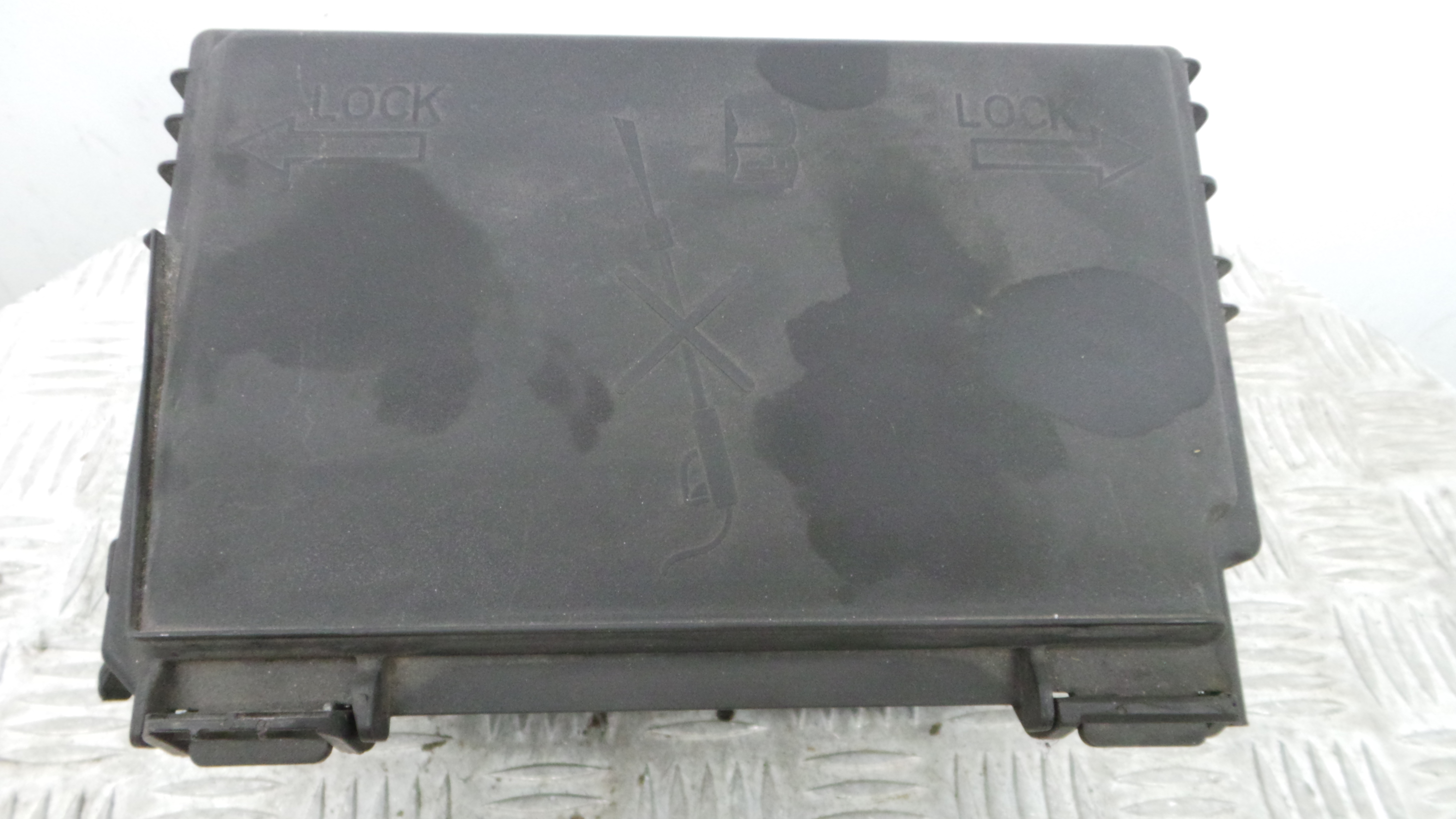 Caixa de Fusiveis 13246937 - OPEL CORSA D (S07)-36196547 Caixa de Fusiveis 13246937 - OPEL CORSA D (S07)-36196547