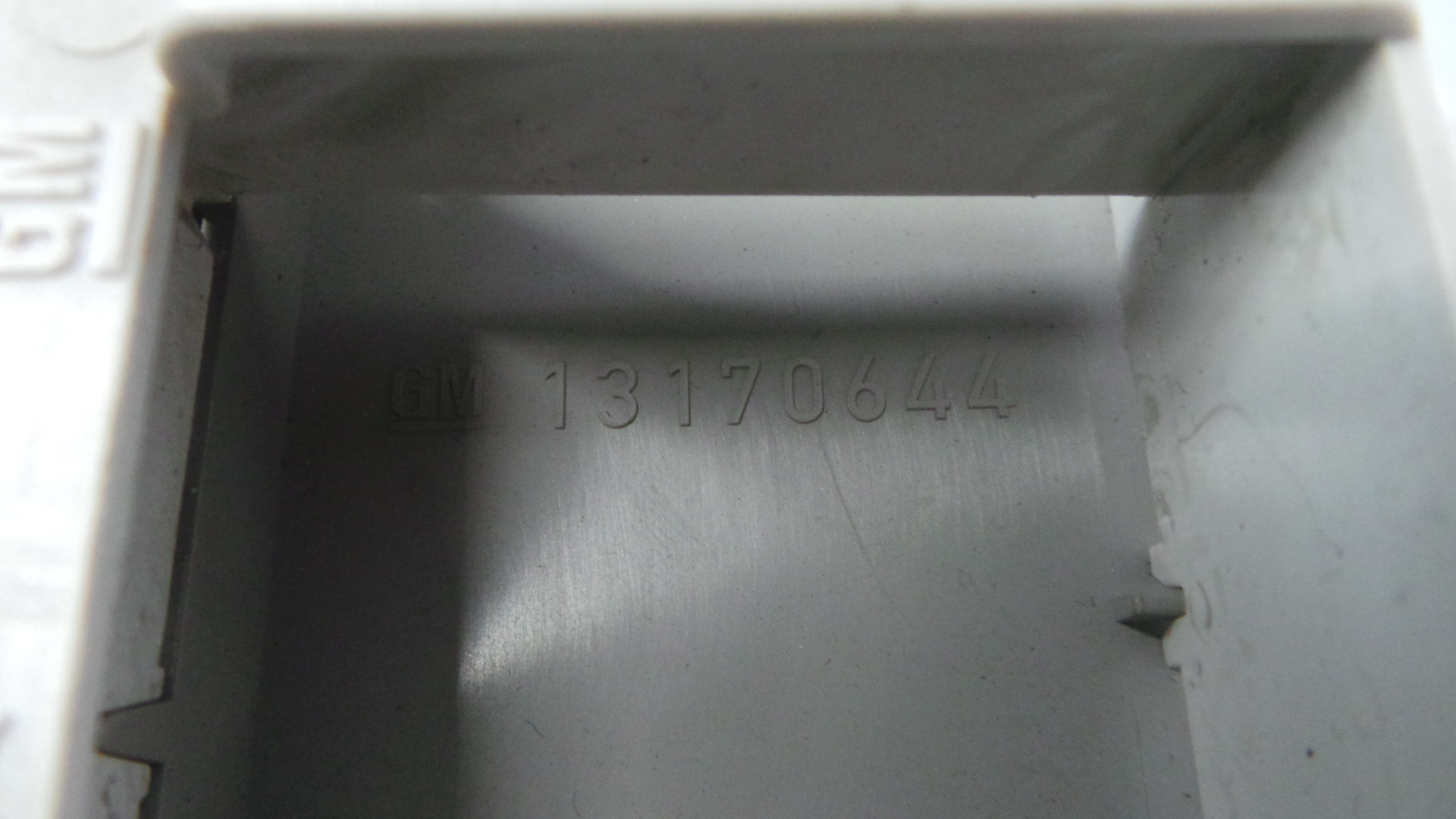 Plafonier Teto 13111872 - OPEL CORSA D (S07)-36196575