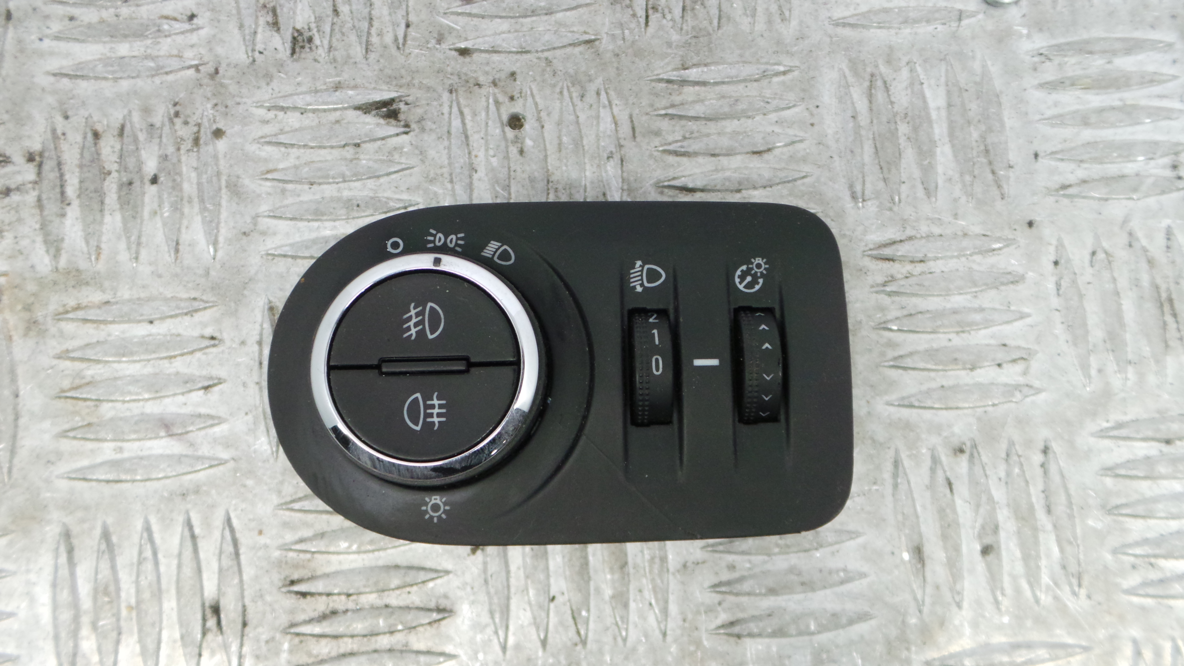 Comando das luzes  13310331 - OPEL CORSA D (S07)-36196588