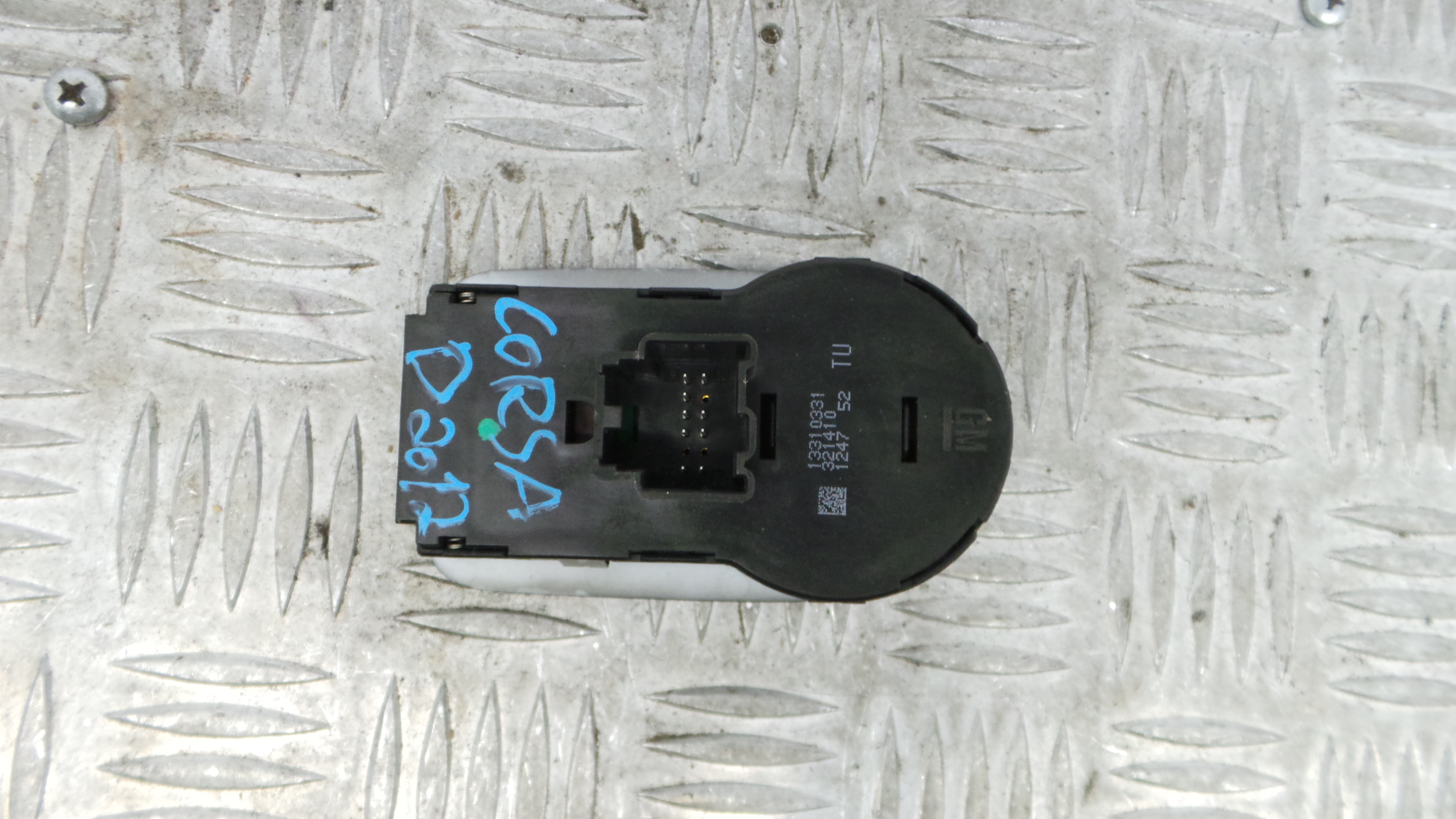 Comando das luzes 13310331 - OPEL CORSA D (S07)-36196588