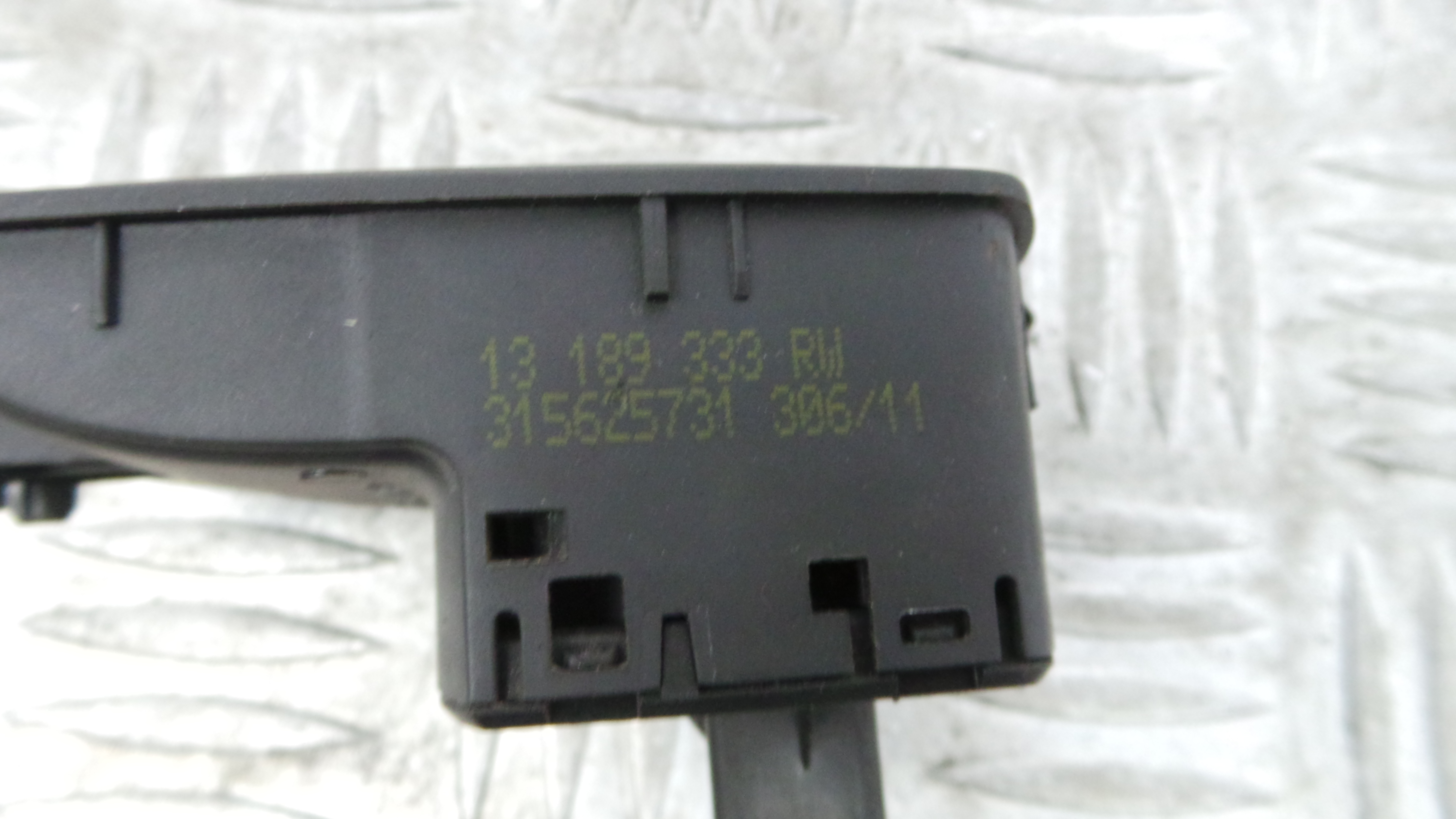 Interruptor / Comando Elevador Vidro Frente Dto  13189333 - OPEL CORSA D (S07)-36196605