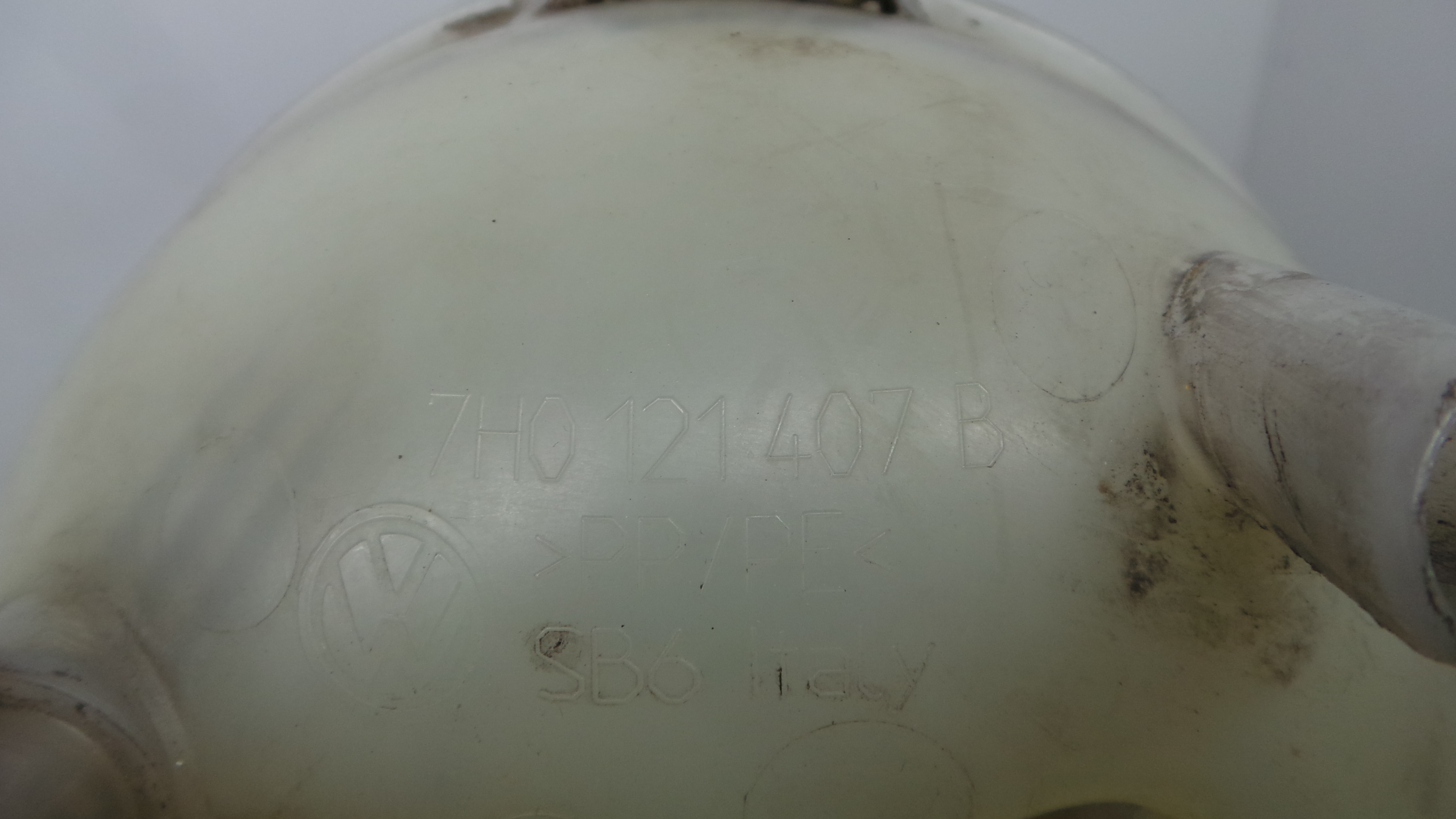 Depósito Água Radiador / Vazo de Expansao 7H0121407B - VW TRANSPORTER Mk V Caixa (7HA, 7HH, 7EA, 7-36206637