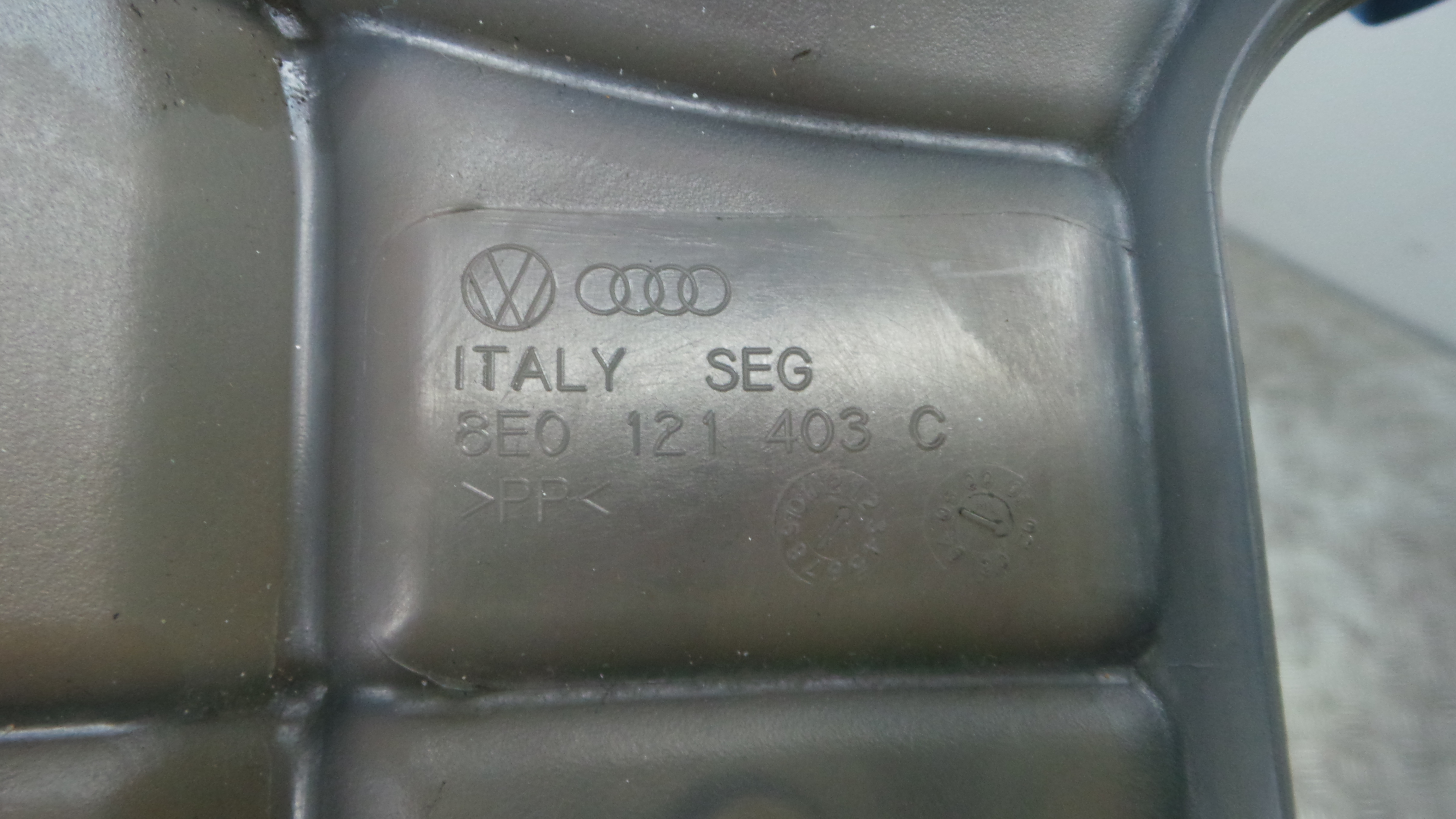 Depósito Água Radiador / Vazo de Expansao 8E0121403C - AUDI A4 B6 (8E2)-36206643