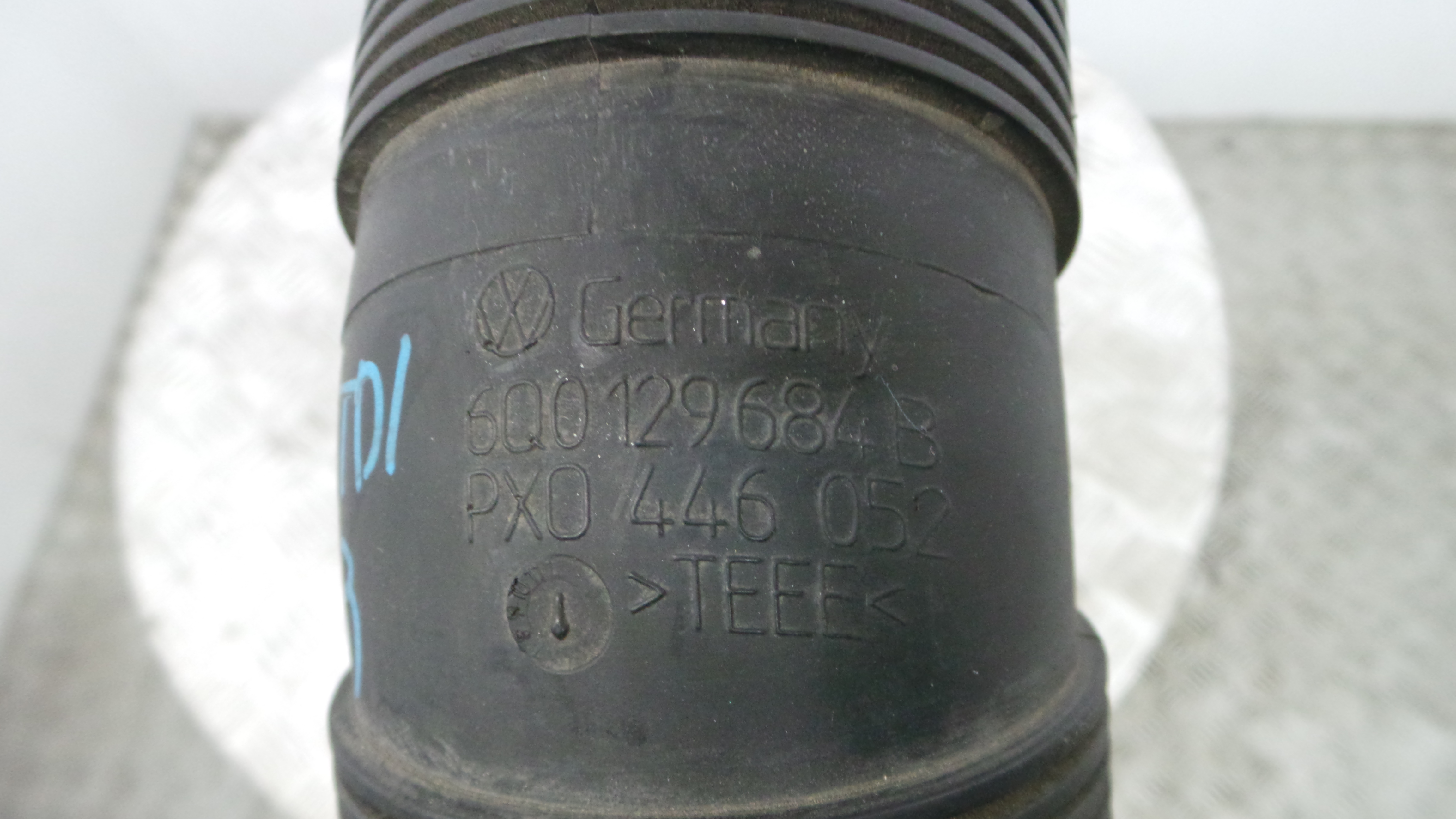 Tubo Caixa Filtro Ar 6Q0129684B - SEAT IBIZA III (6L1), IBIZA Mk III (6L1)-36207032