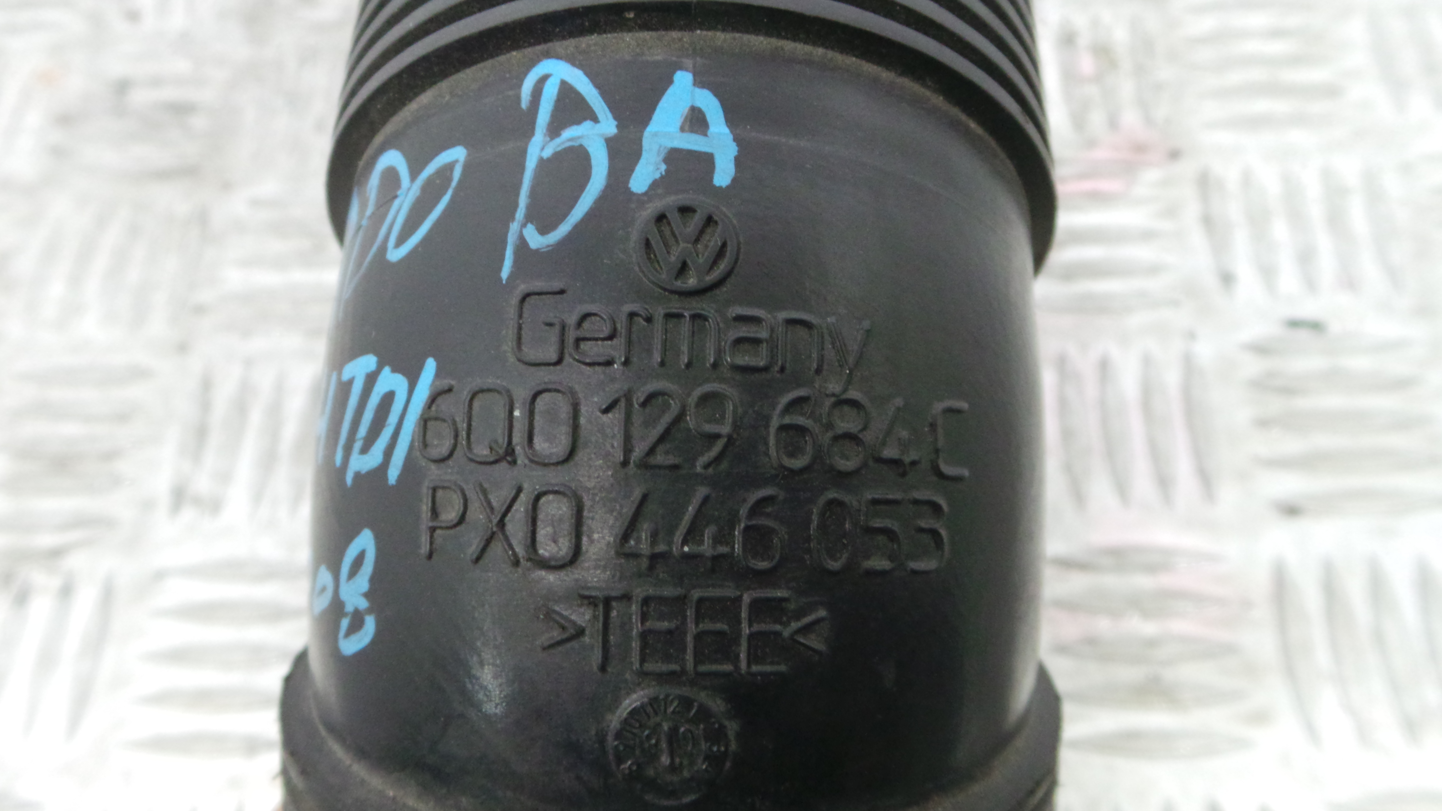 Tubo Caixa Filtro Ar 6Q0129684C - SEAT CORDOBA (6L2)-36207059