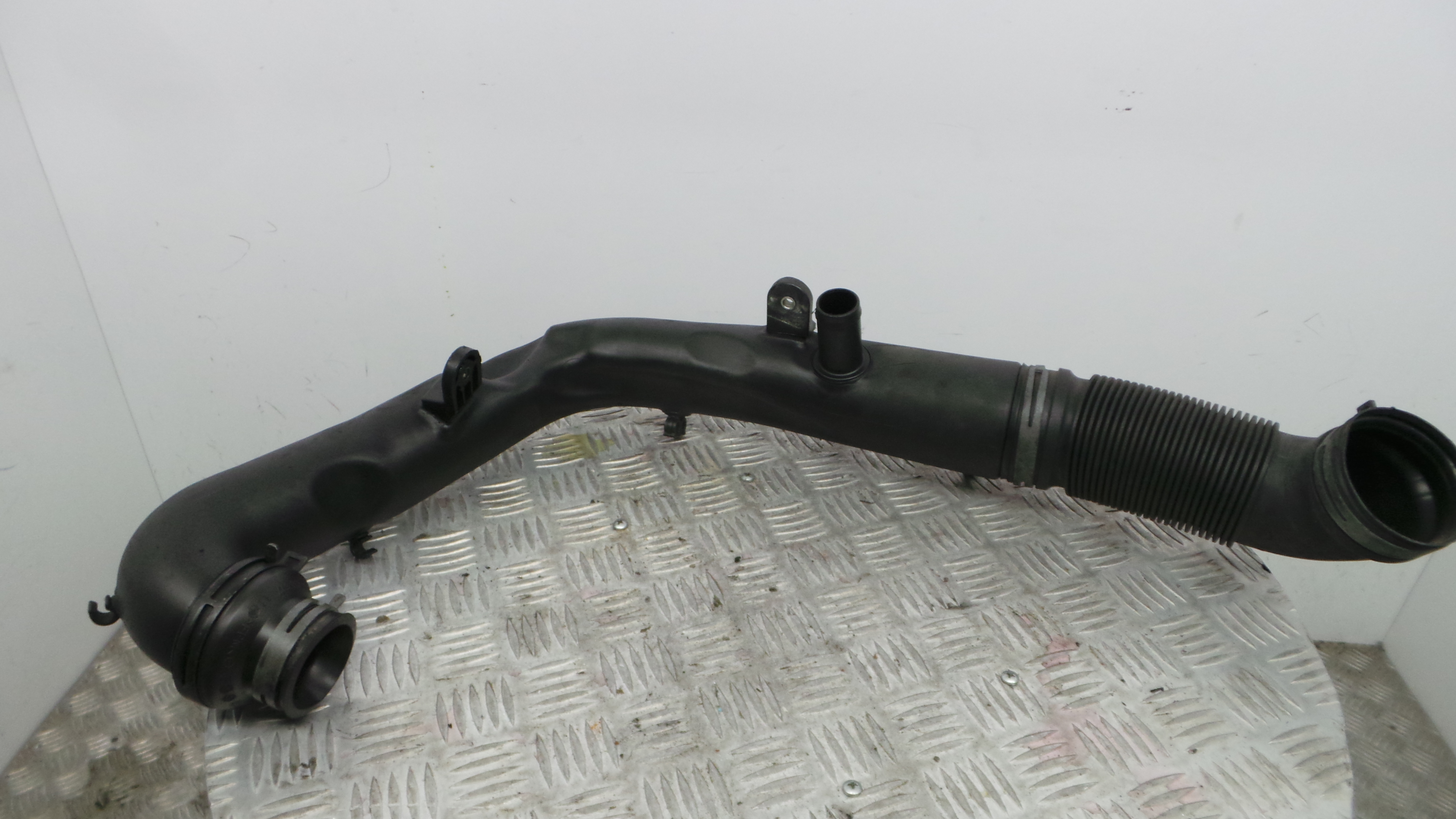 Tubo Intercooler 1K0129654AA - SEAT LEON (1P1)-36207072 Tubo Intercooler 1K0129654AA - SEAT LEON (1P1)-36207072