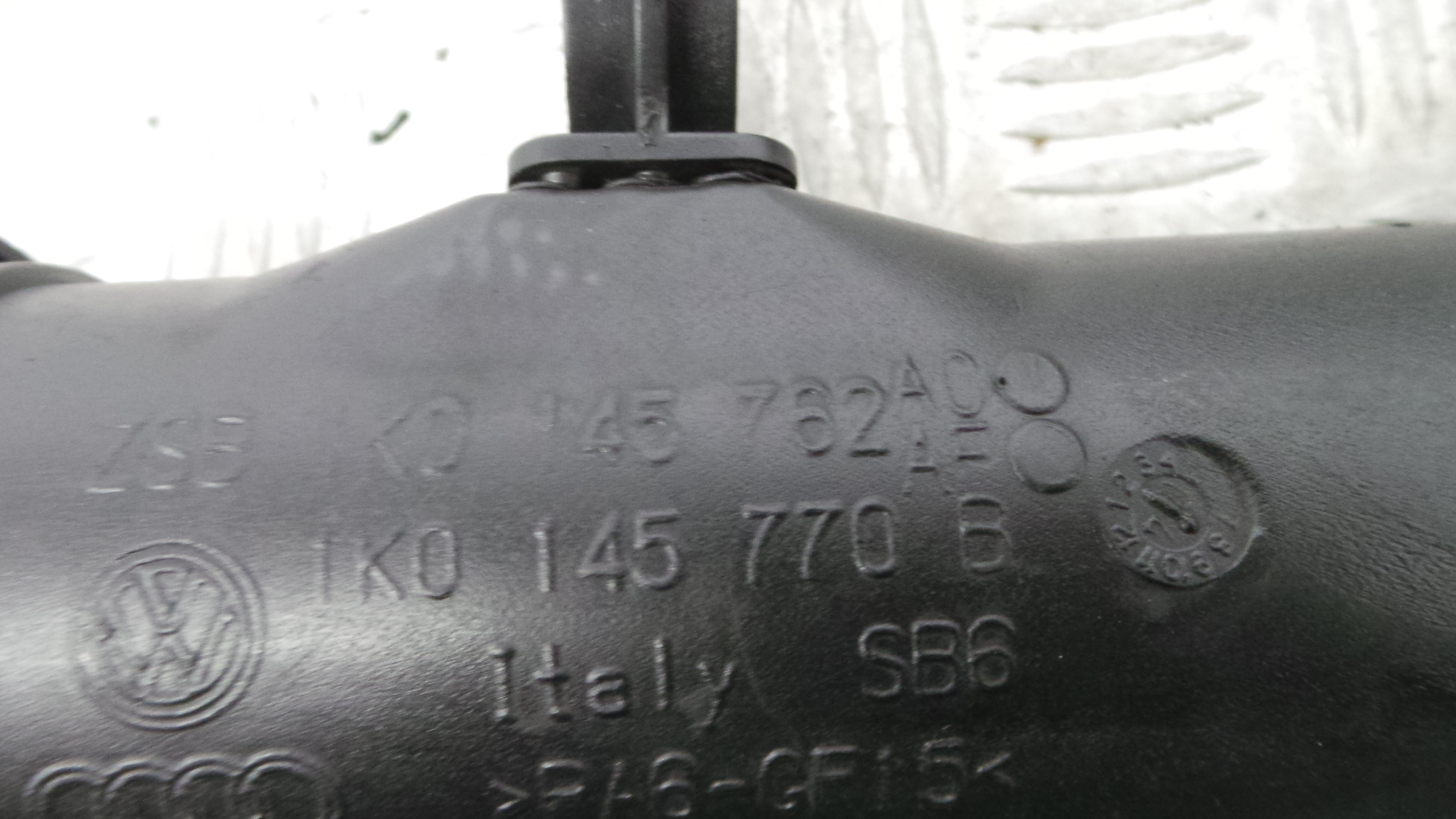 Tubo Intercooler 1K0145834G - VW GOLF V (1K1)-36207090