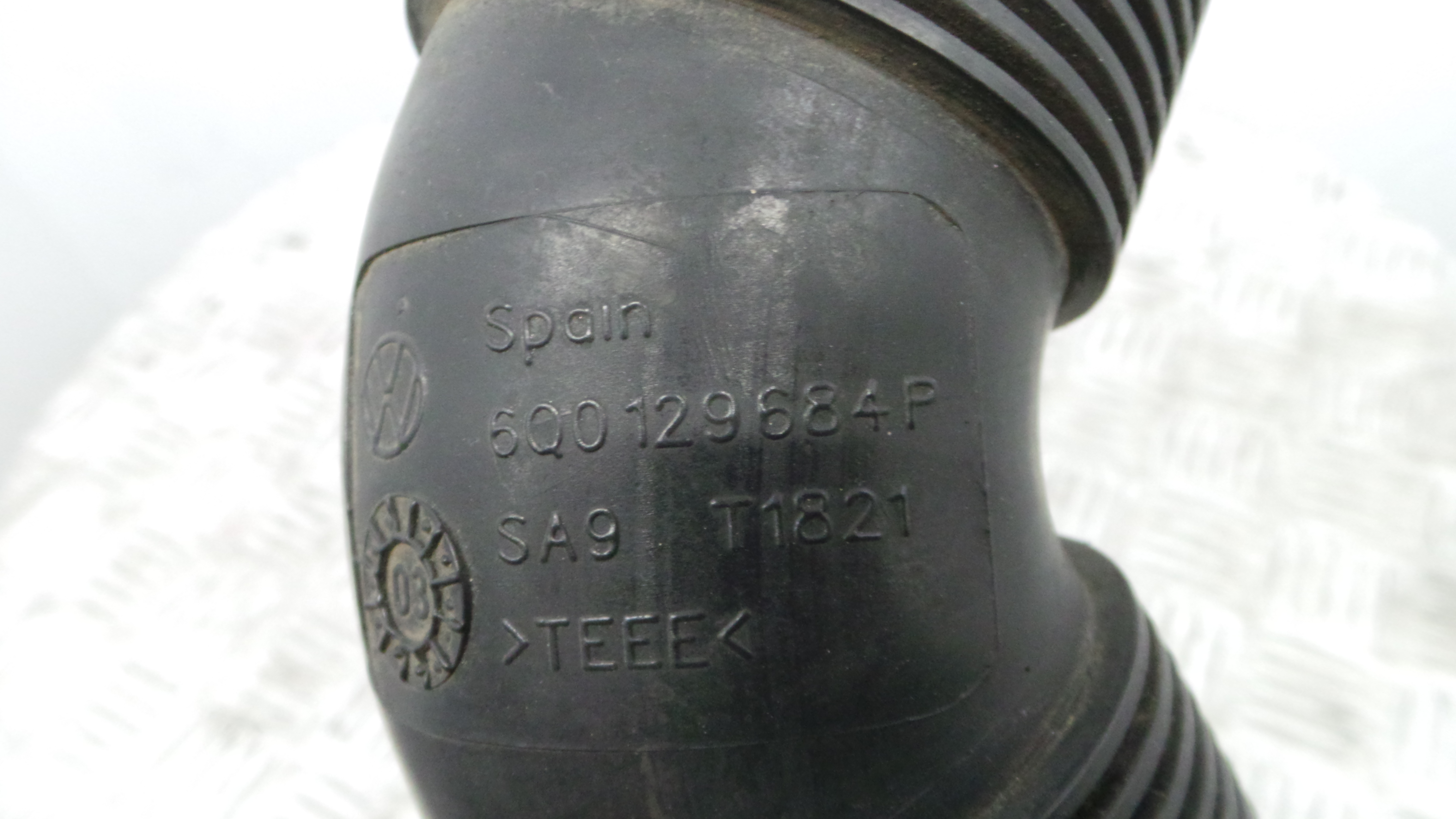 Tubo Caixa Filtro Ar 6Q0129684P - SEAT IBIZA III (6L1), IBIZA Mk III (6L1)-36207107