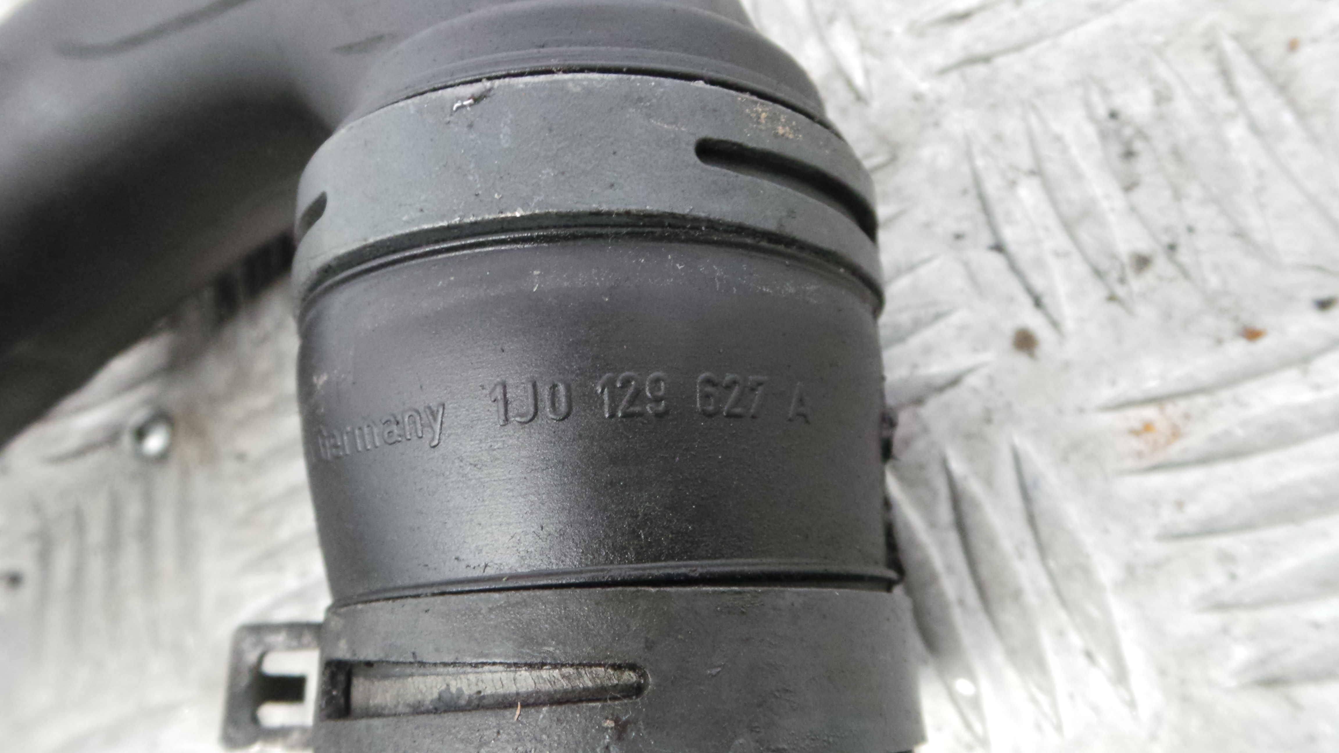 Tubo Intercooler 1J0129654L - AUDI A3 (8L1)-36207117