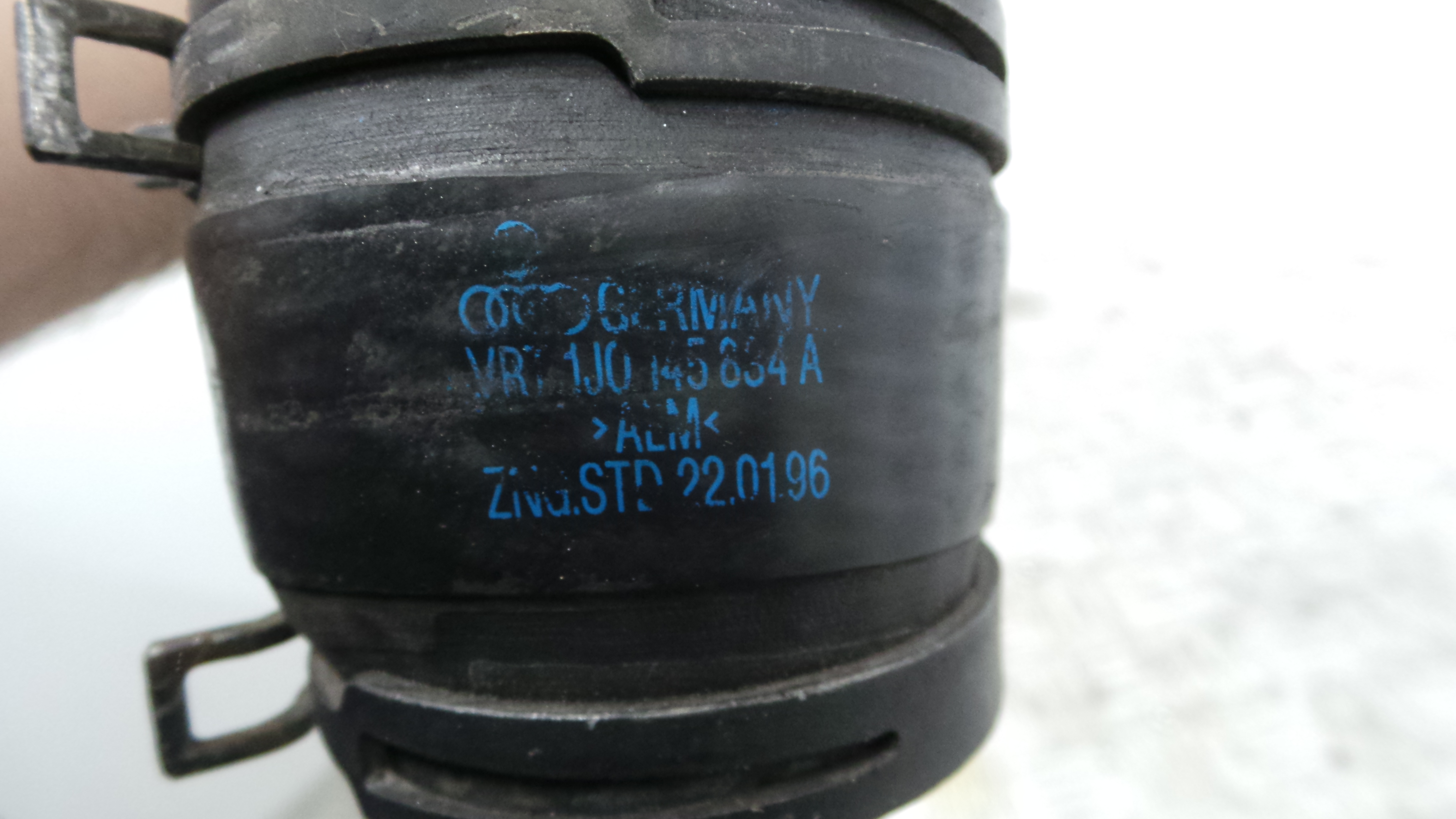 Tubo Intercooler 1J0145770J - VW GOLF IV (1J1), GOLF Mk IV (1J1)-36207124