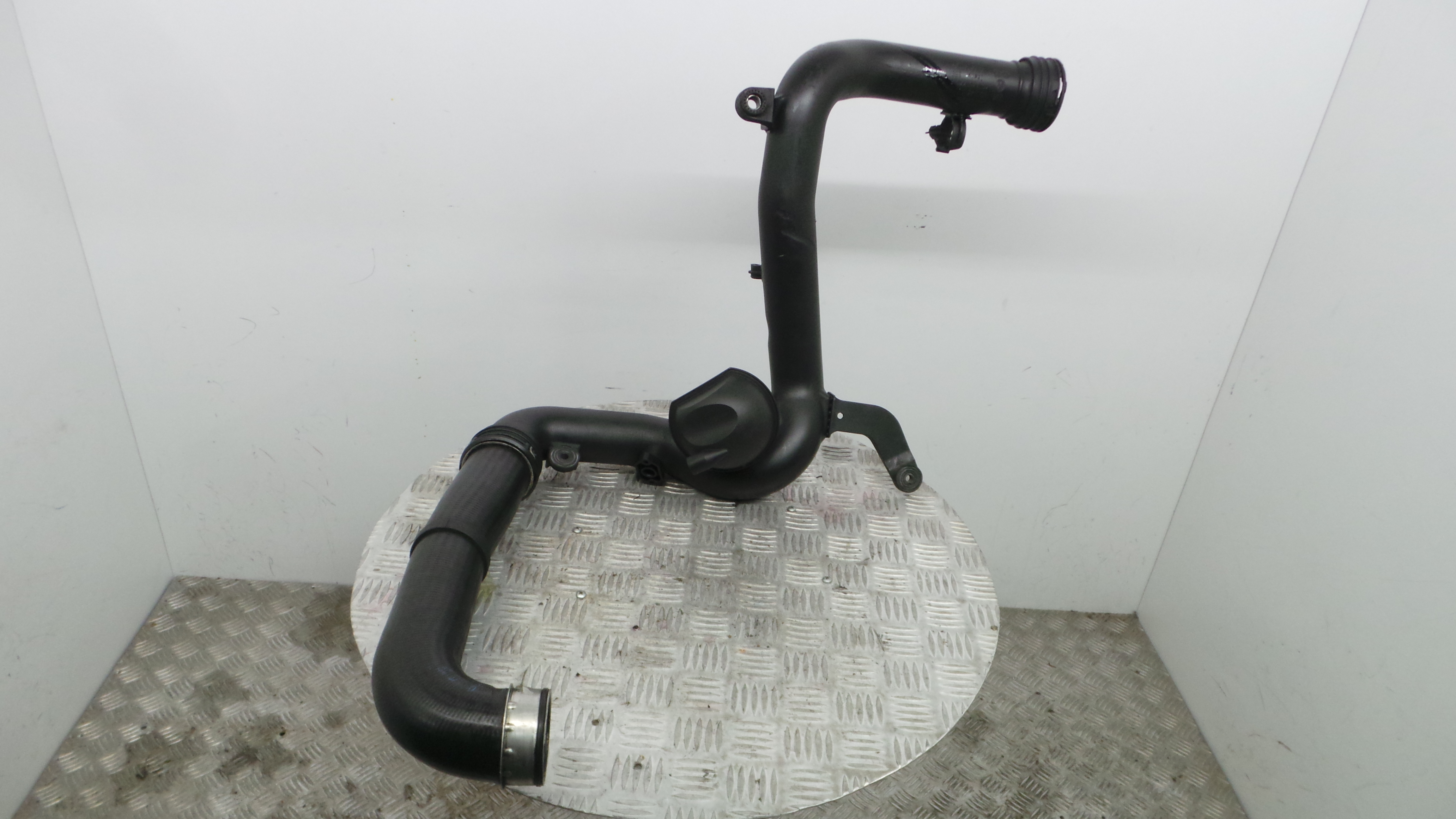 Tubo Intercooler 1K0145770B - VW TOURAN (1T1, 1T2)-36207168