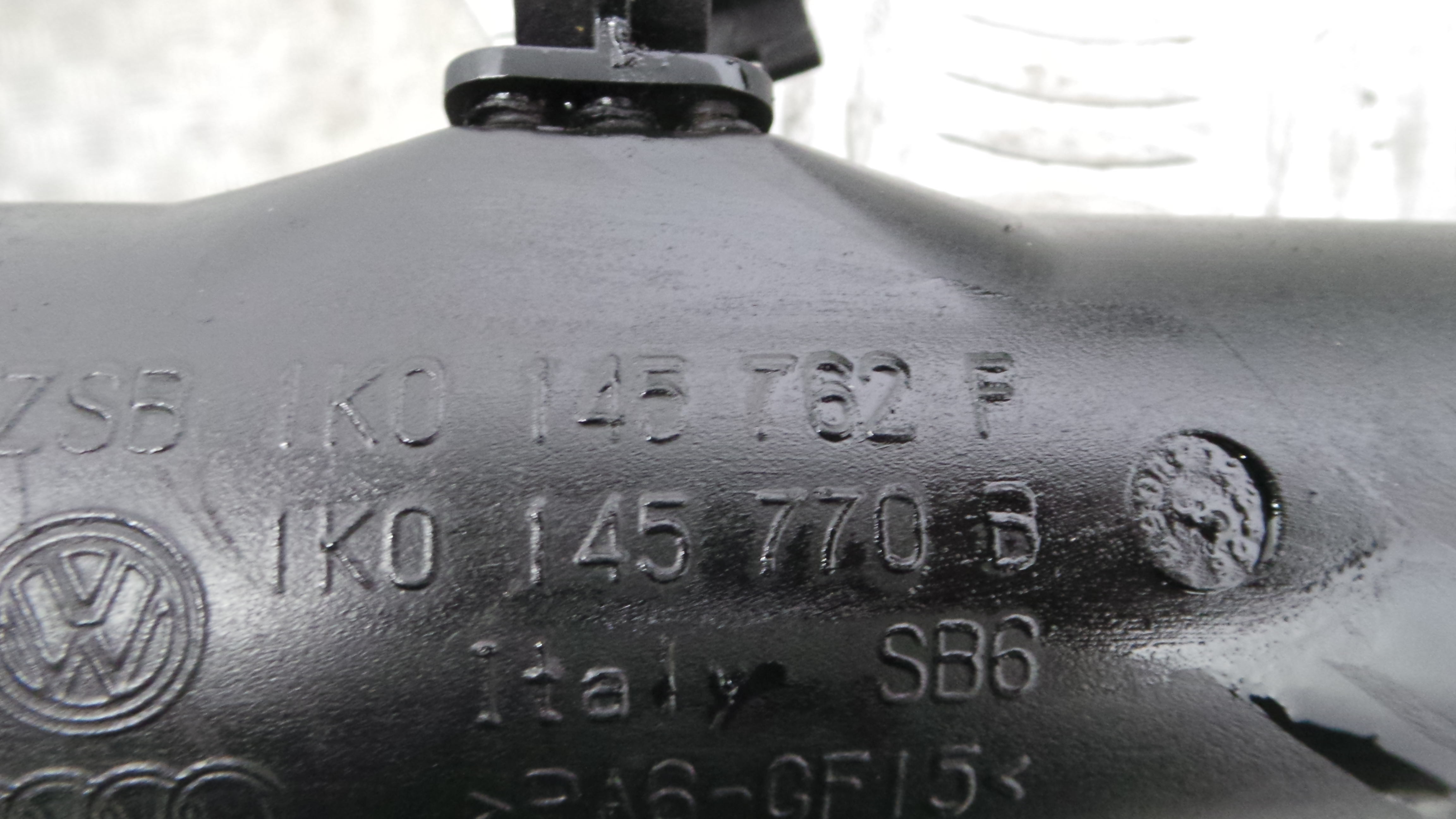 Tubo Intercooler 1K0145770B - VW TOURAN (1T1, 1T2)-36207168