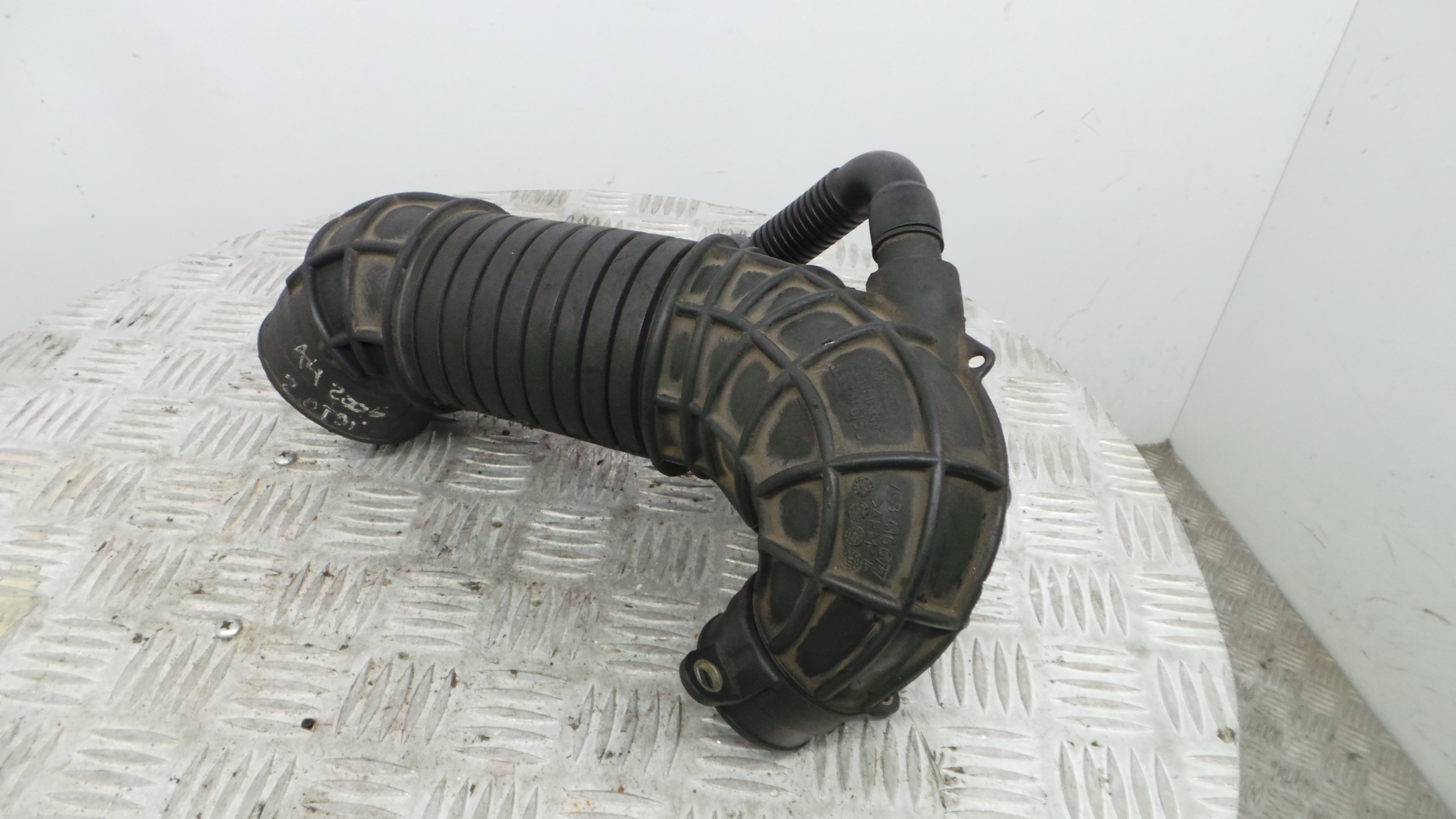 Tubo Intercooler 8E0129615J - AUDI A4 B7 (8EC)-36207232