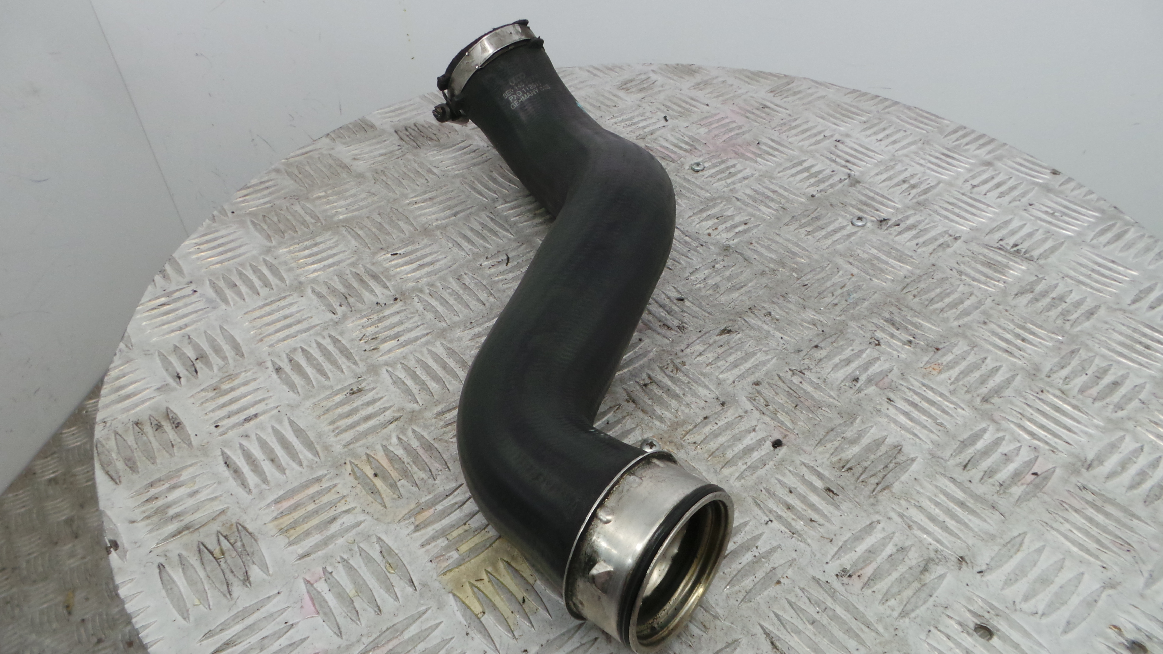 Tubo Intercooler 8E0145737F - AUDI A4 B7 (8EC)-36207236