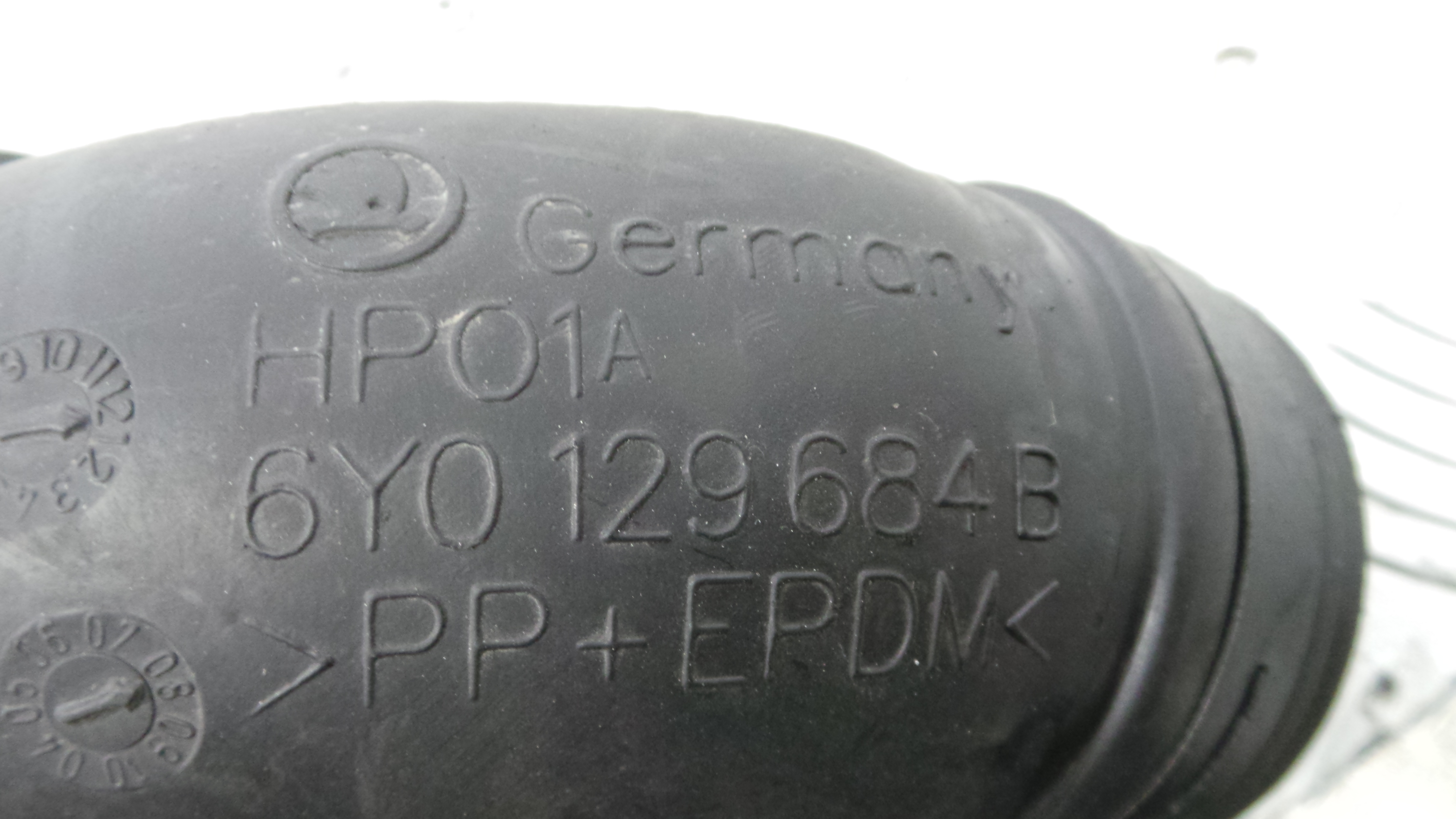 Tubo Caixa Filtro Ar 6Y0129684B - VW POLO V (6R1, 6C1)-36207259