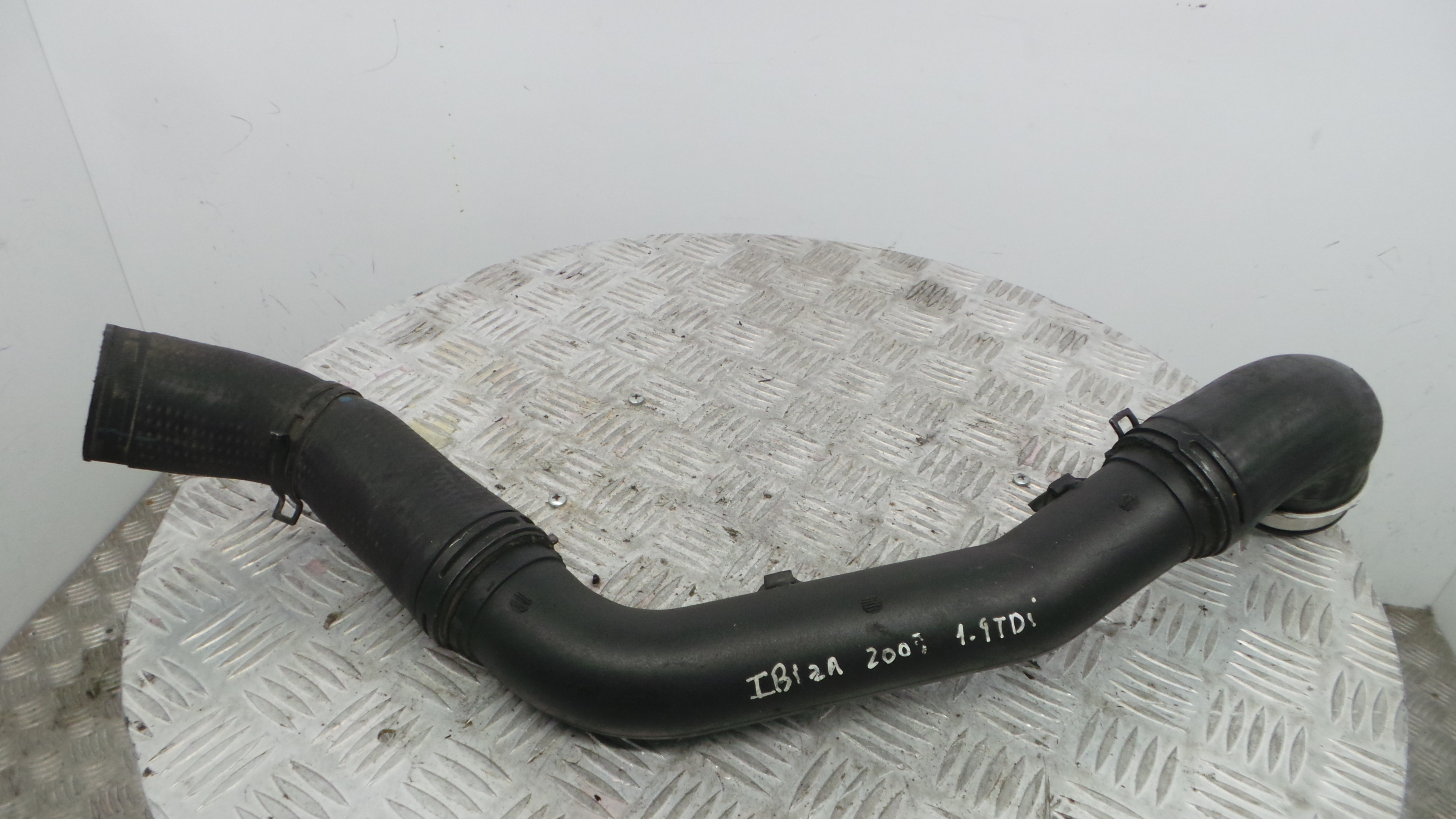 Tubo Intercooler 6Q0145770F - SEAT IBIZA III (6L1), IBIZA Mk III (6L1)-36207281