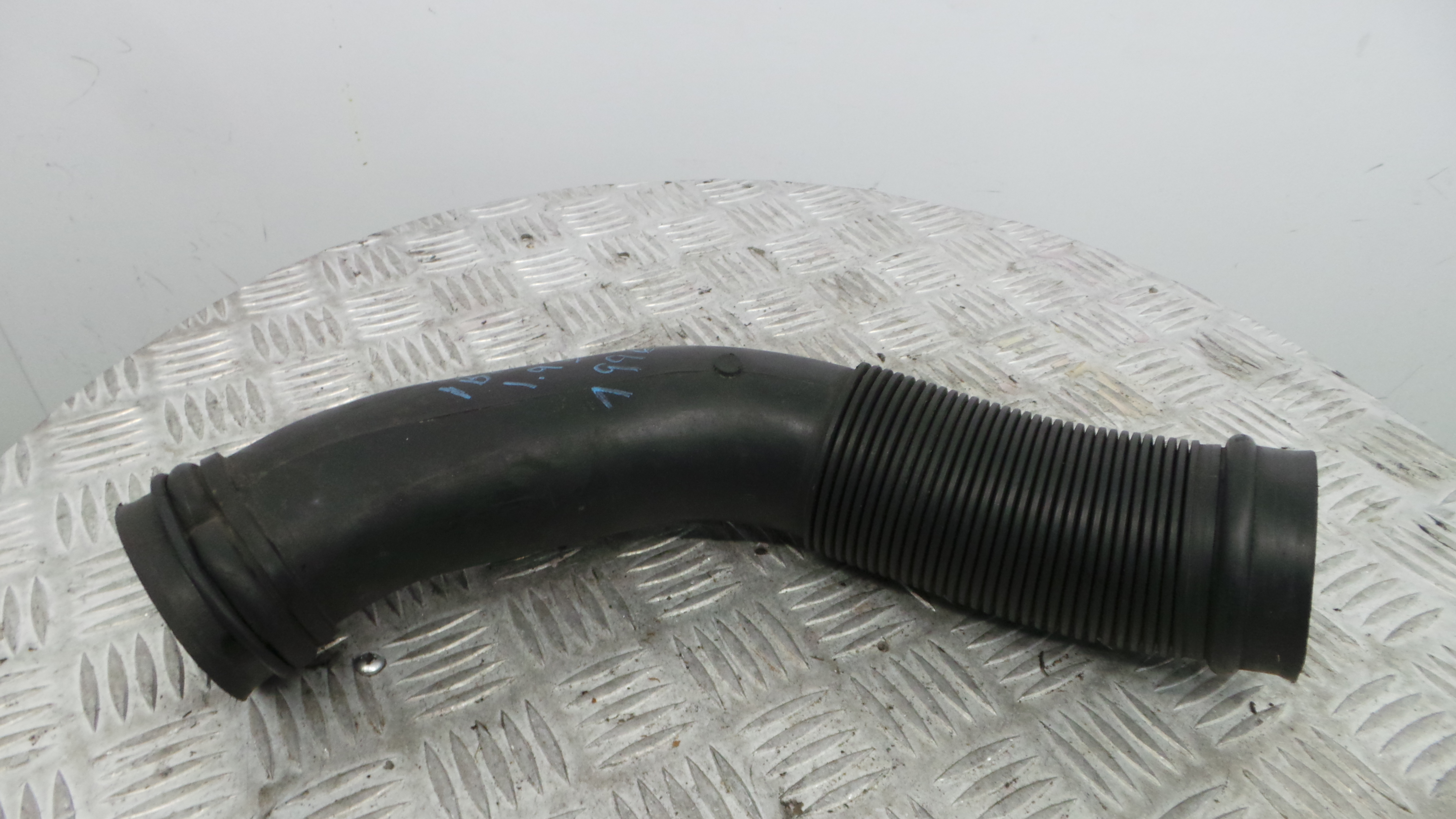 Tubo Caixa Filtro Ar 6K0129627A - SEAT IBIZA II (6K1), IBIZA Mk II (6K1)-36210197