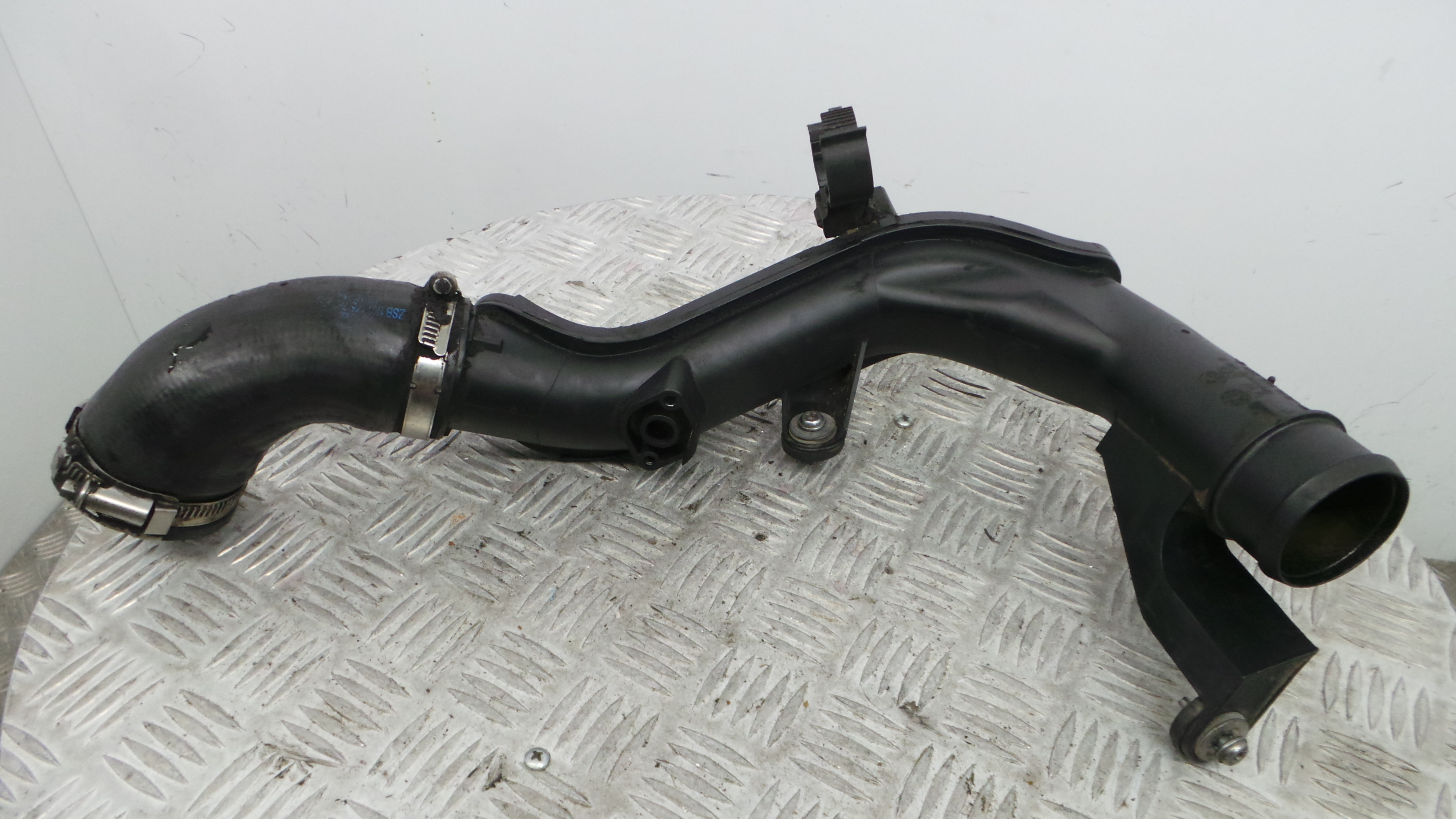 Tubo Intercooler 5N0145770A - AUDI A3 (8P1)-36210211