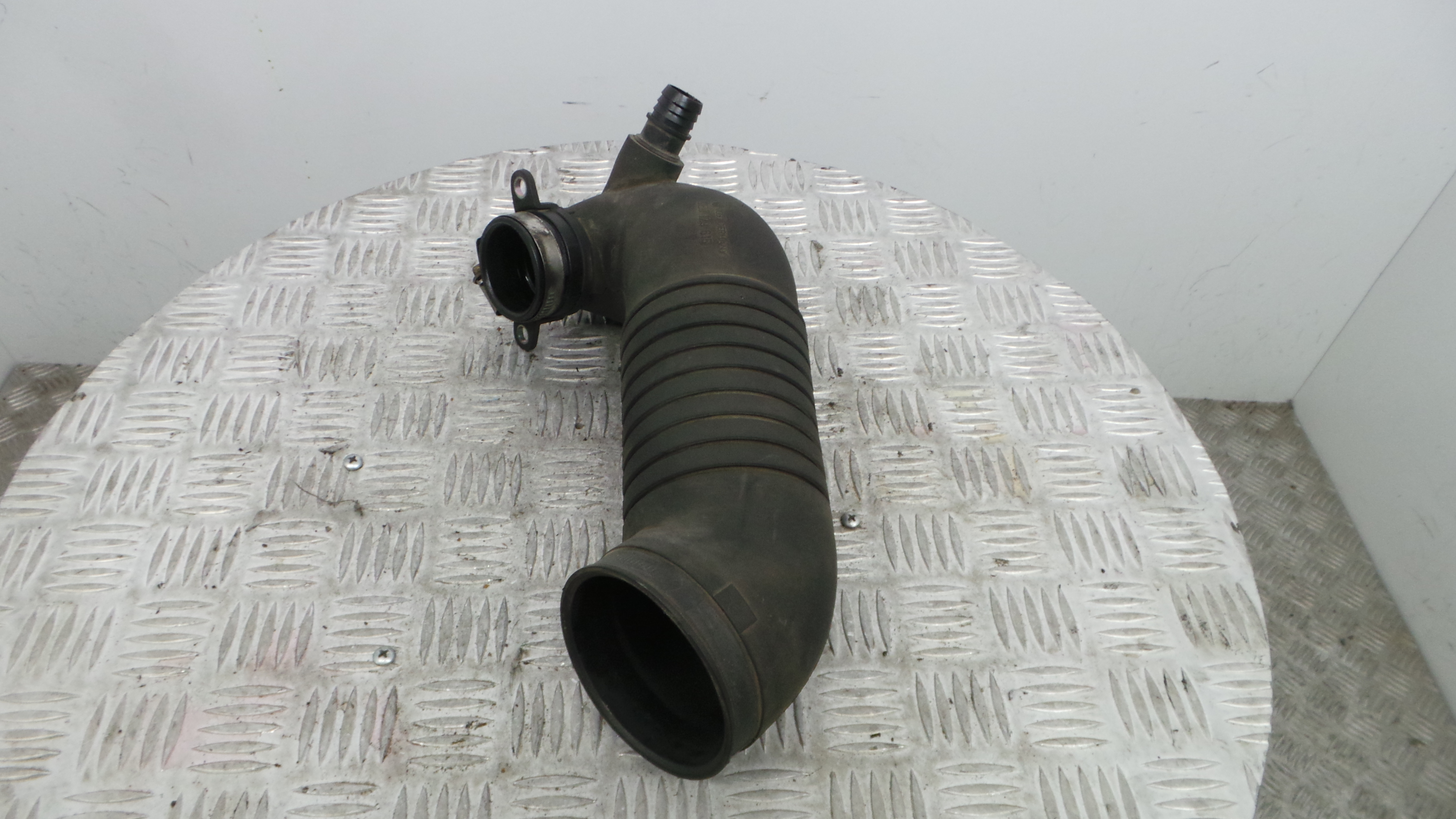 Tubo Intercooler 8E0129615 - AUDI A4 B6 (8E2)-36210240