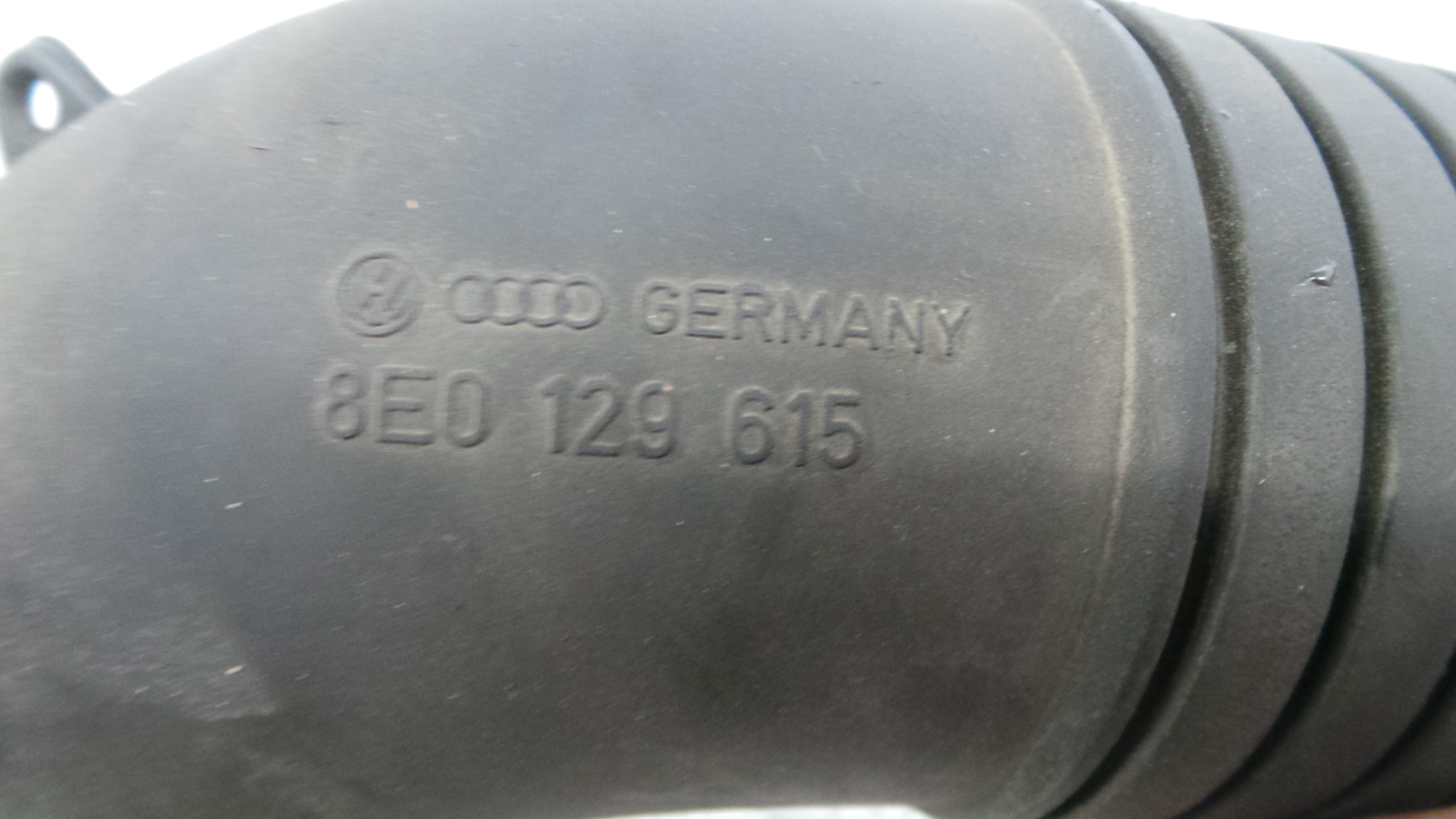 Tubo Intercooler 8E0129615 - AUDI A4 B6 (8E2)-36210240