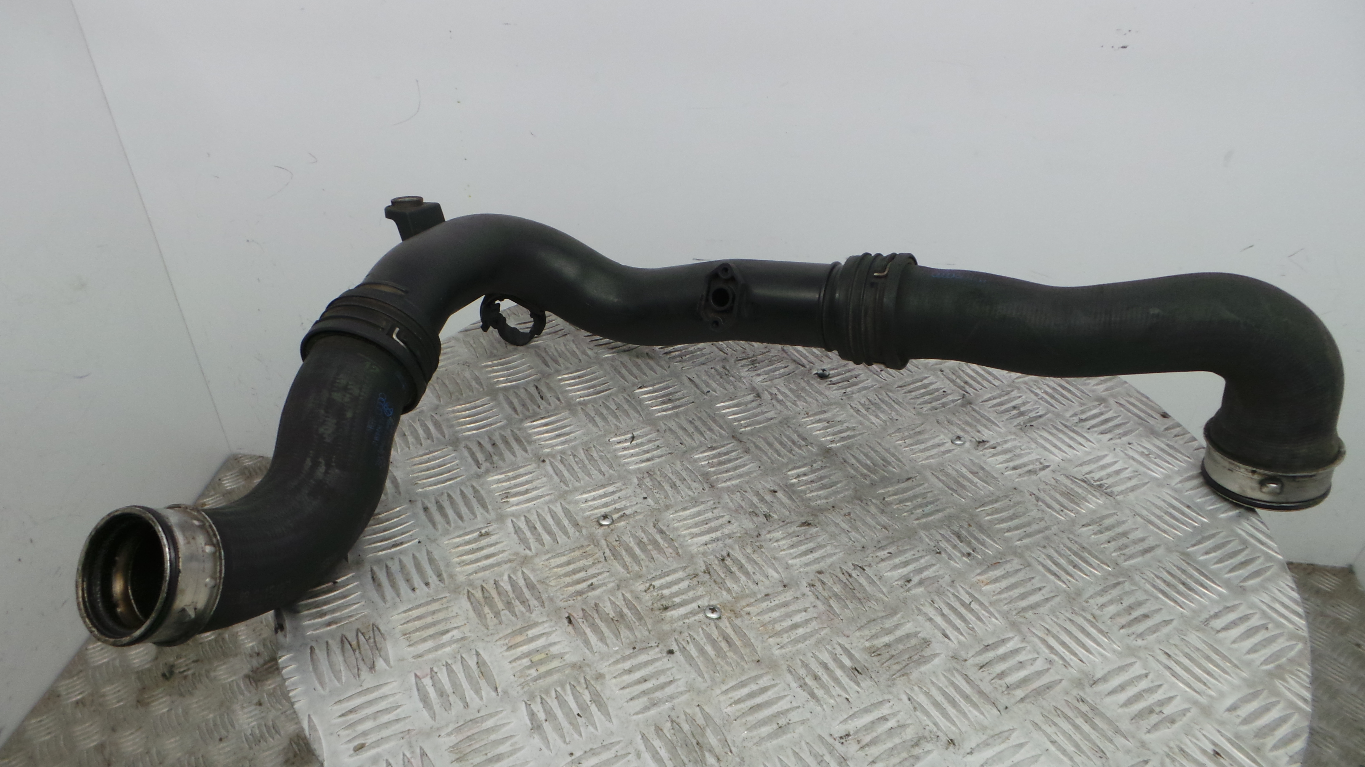 Tubo Intercooler 1K0145770D - VW PASSAT B6 (3C2)-36210450 Tubo Intercooler 1K0145770D - VW PASSAT B6 (3C2)-36210450