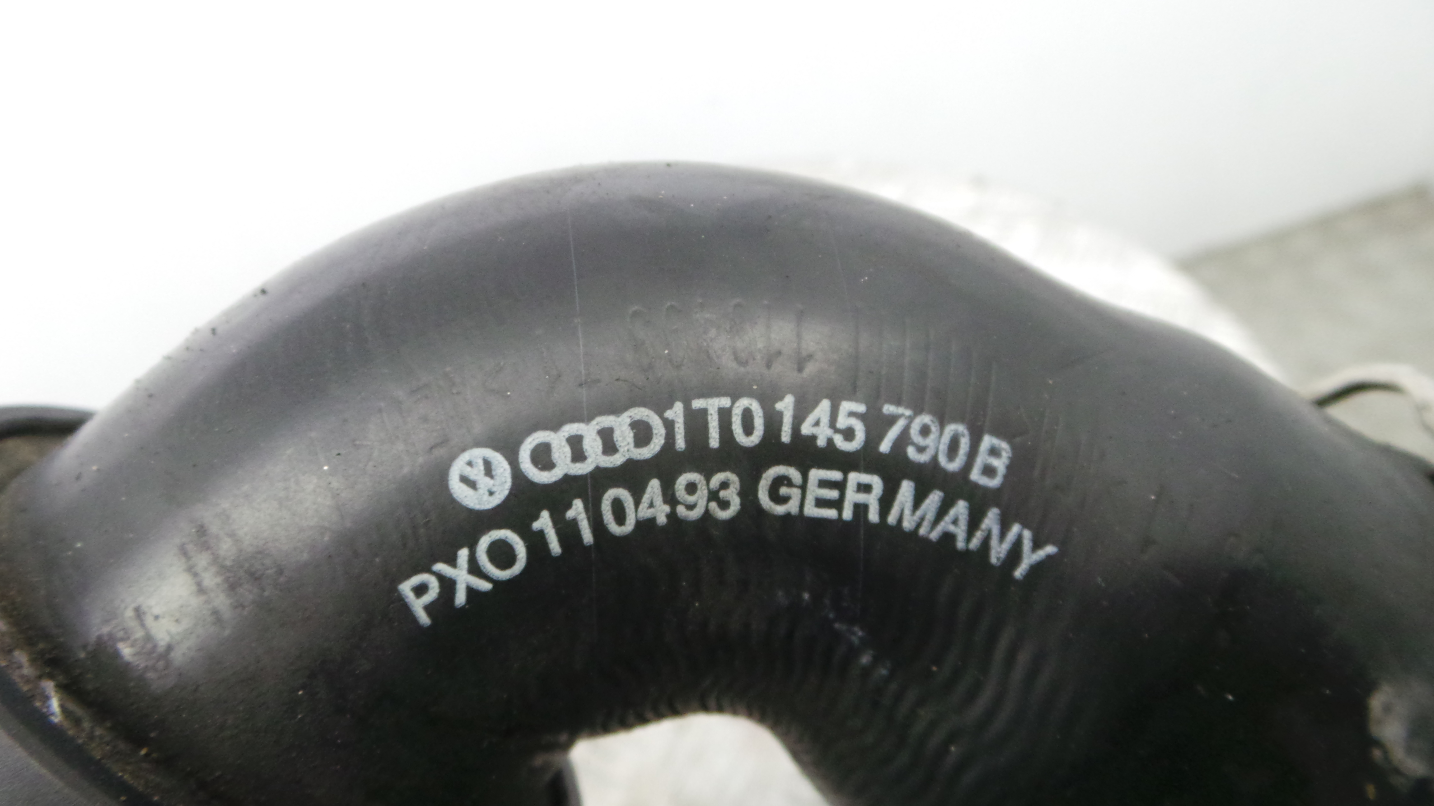 Tubo Intercooler 1K0145762P - AUDI A3 (8P1)-36210703