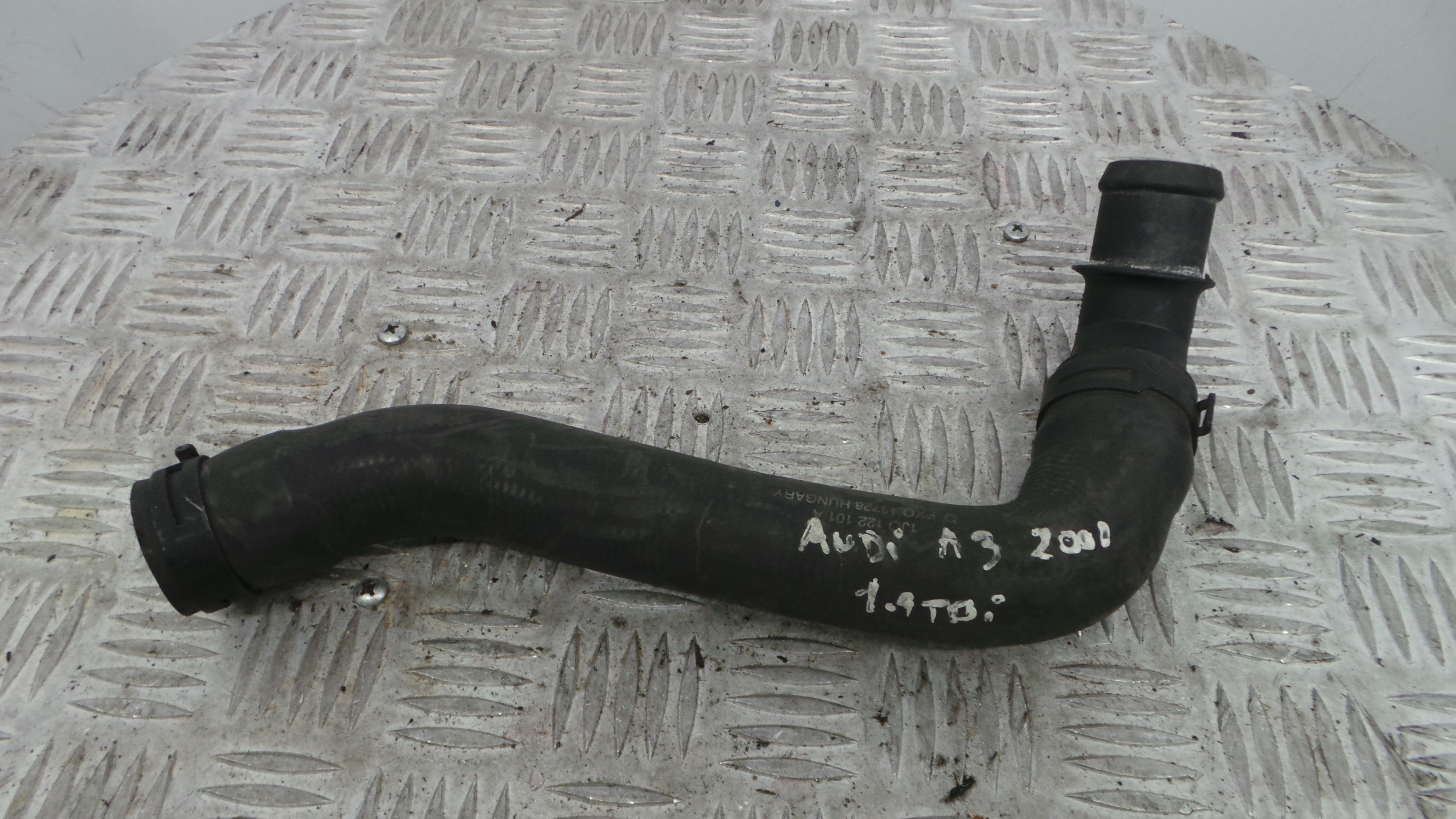 Tubo da Água 1J0122101A - AUDI A3 (8L1)-36210849 Tubo da Água 1J0122101A - AUDI A3 (8L1)-36210849