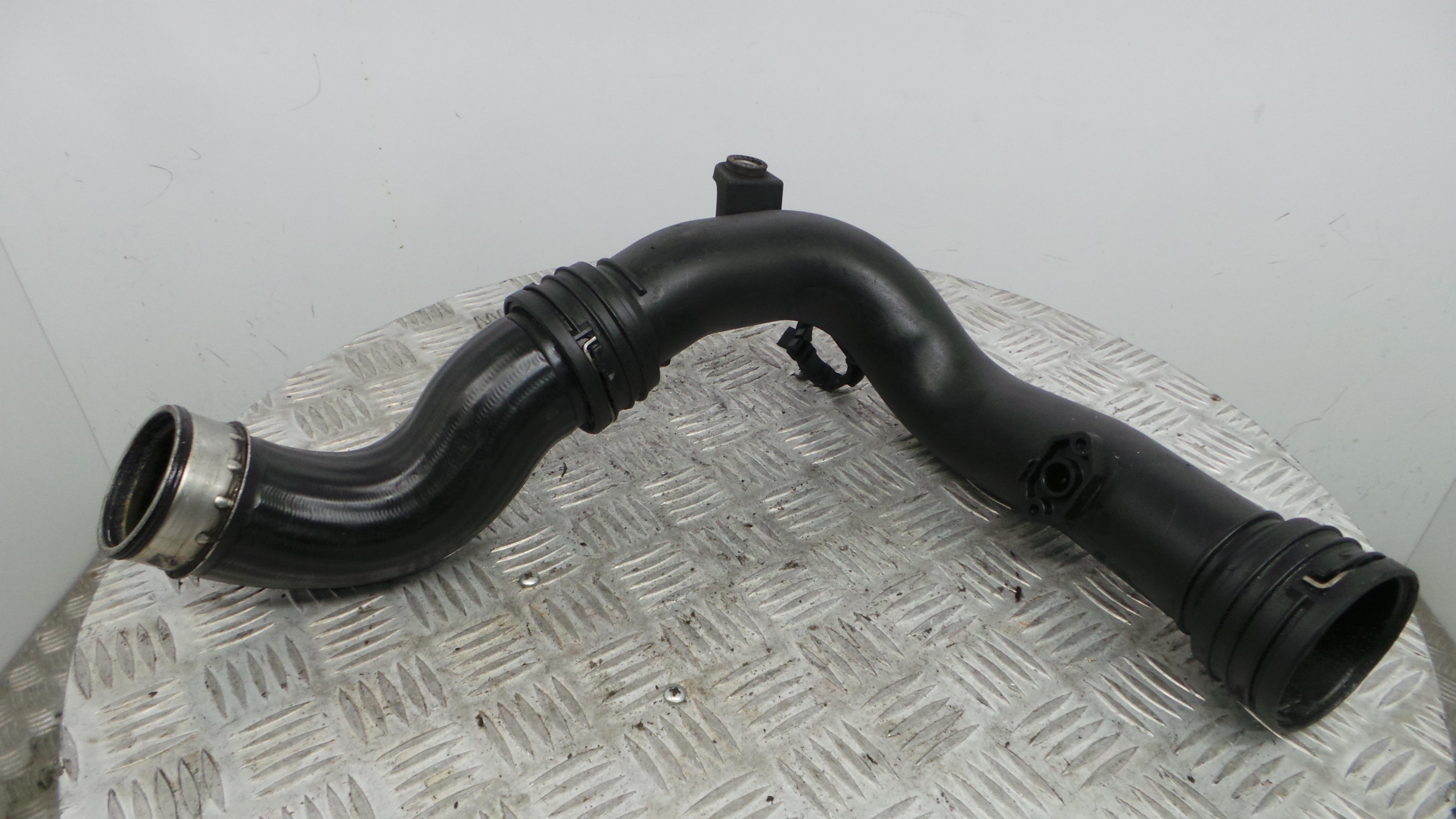 Tubo Intercooler 1K0145770D - AUDI A3 (8P1)-36210862