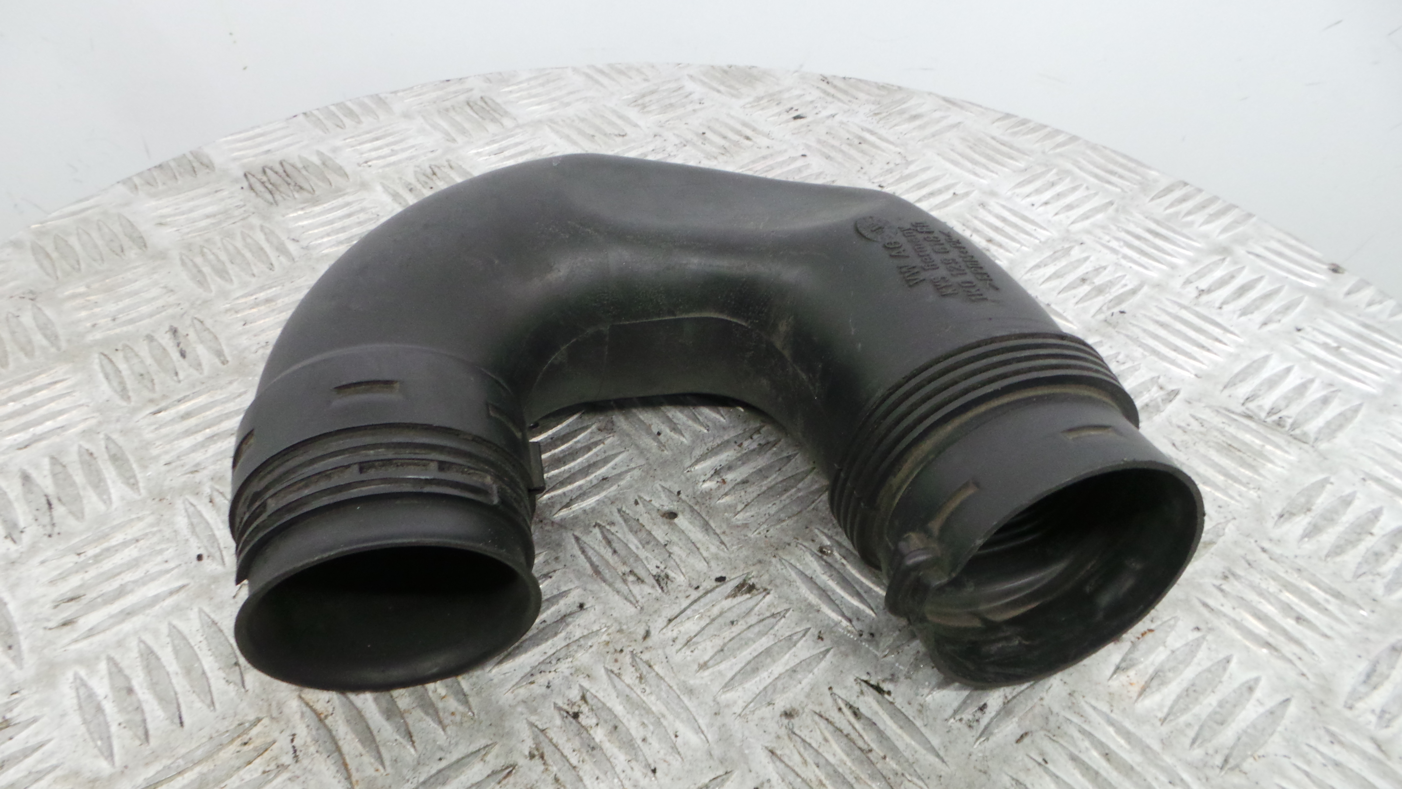 Tubo Caixa Filtro Ar 1K0129618BQ - SKODA OCTAVIA II (1Z3)-36210894