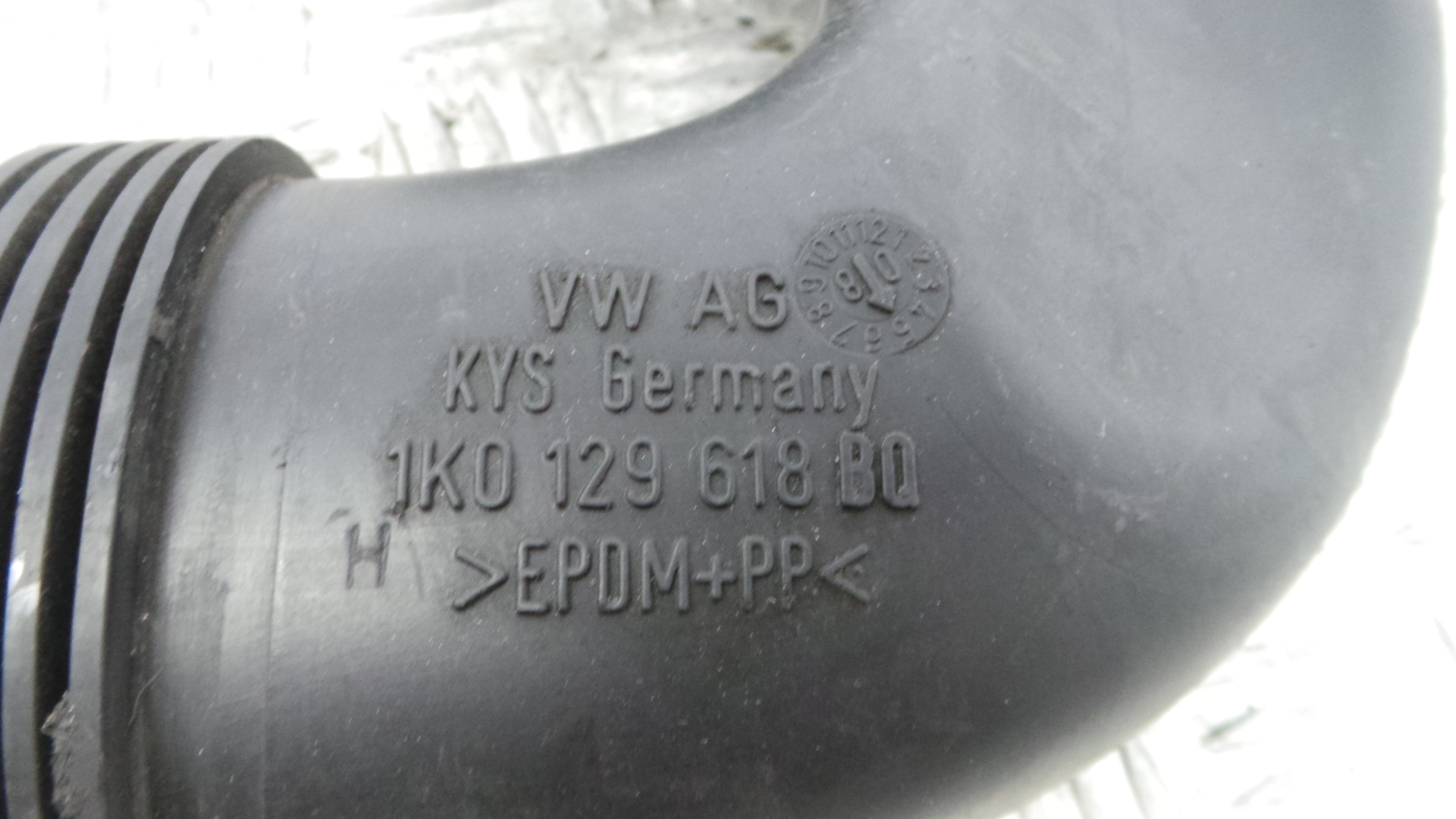 Tubo Caixa Filtro Ar 1K0129618BQ - SKODA OCTAVIA II (1Z3)-36210894