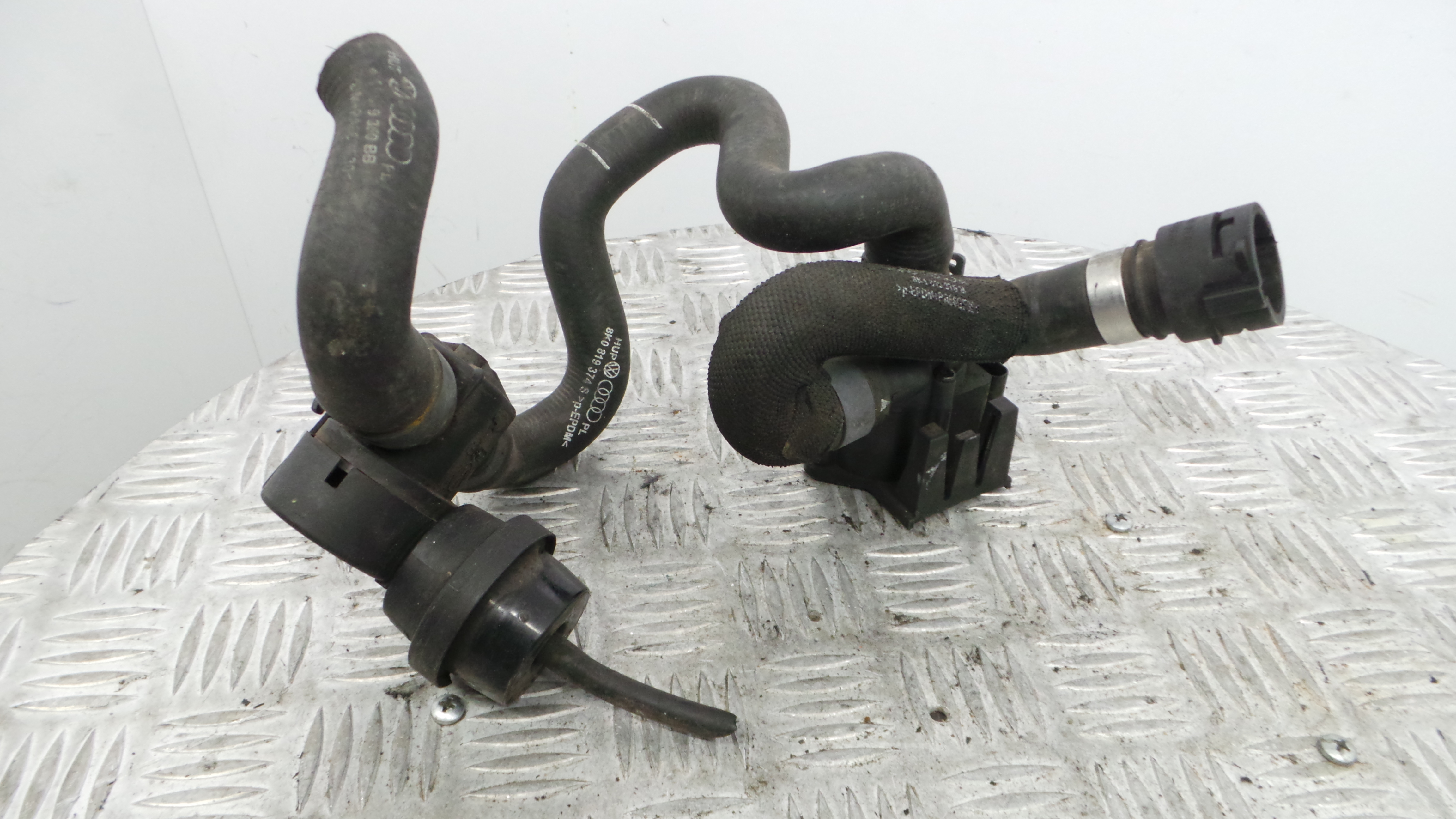 Bomba Água 8K0819147 - AUDI A4 B8 (8K2)-36211024