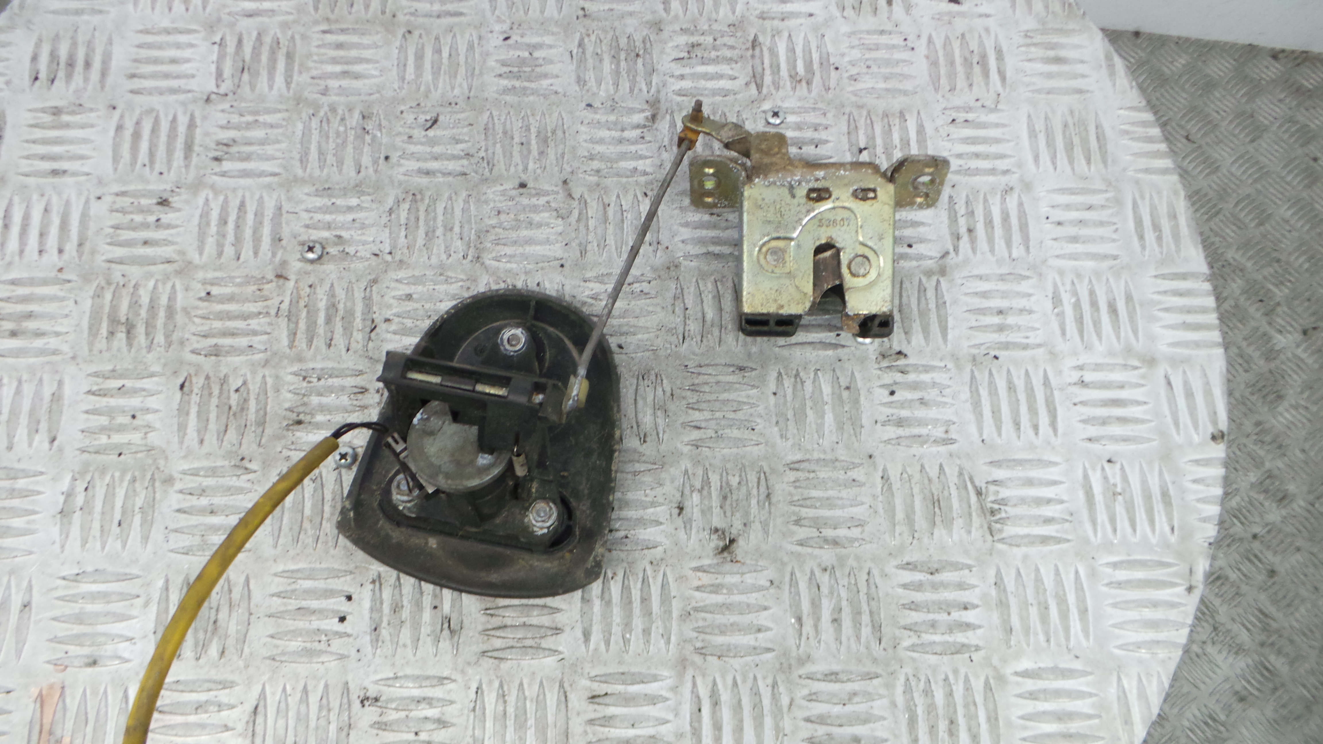 Fecho Mala 24424162 - OPEL CORSA B (S93)-36217091