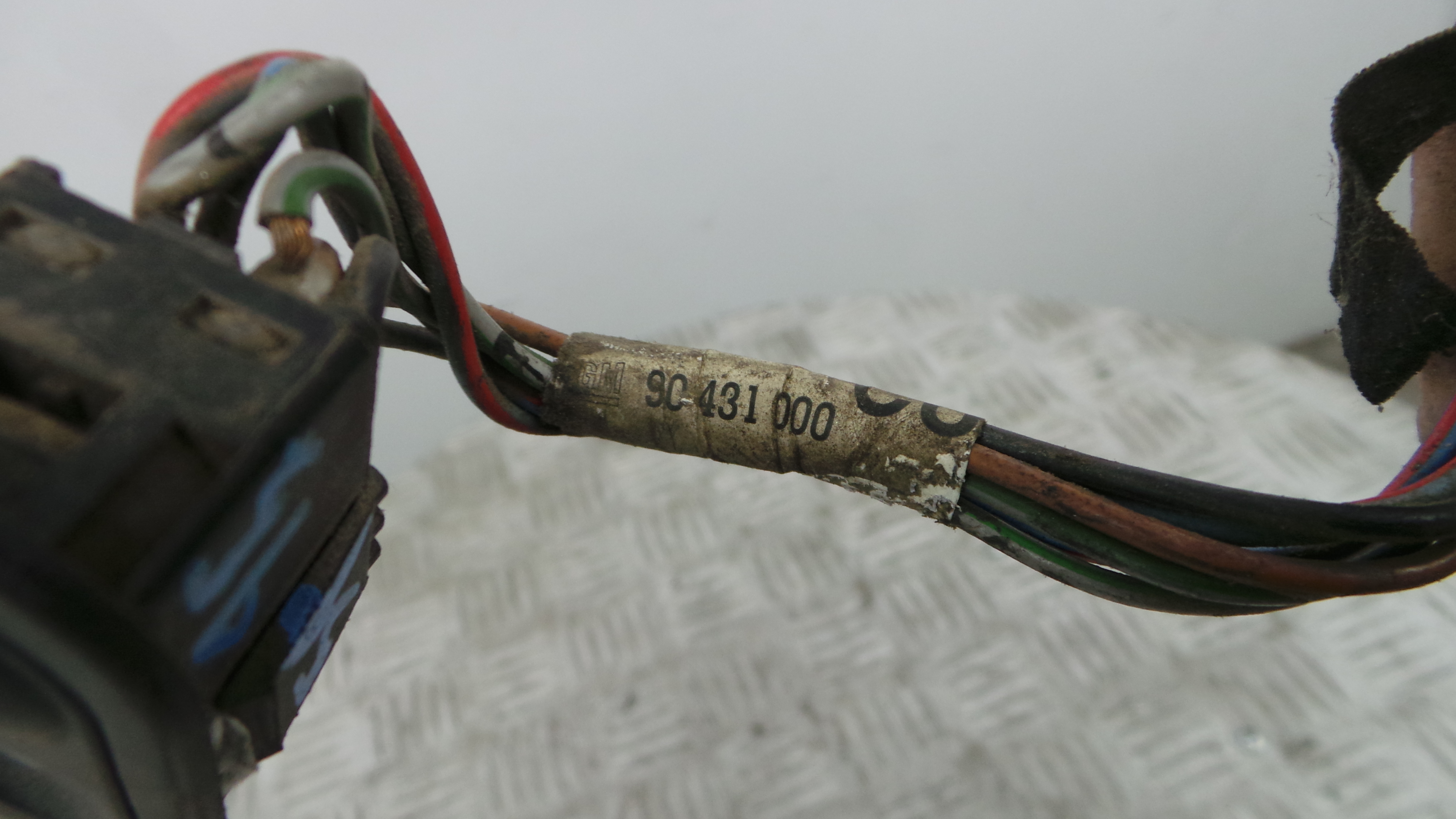 Interruptor / Comando Elevador Vidro Frente Dto 90431000 - OPEL CORSA B (S93)-36217095