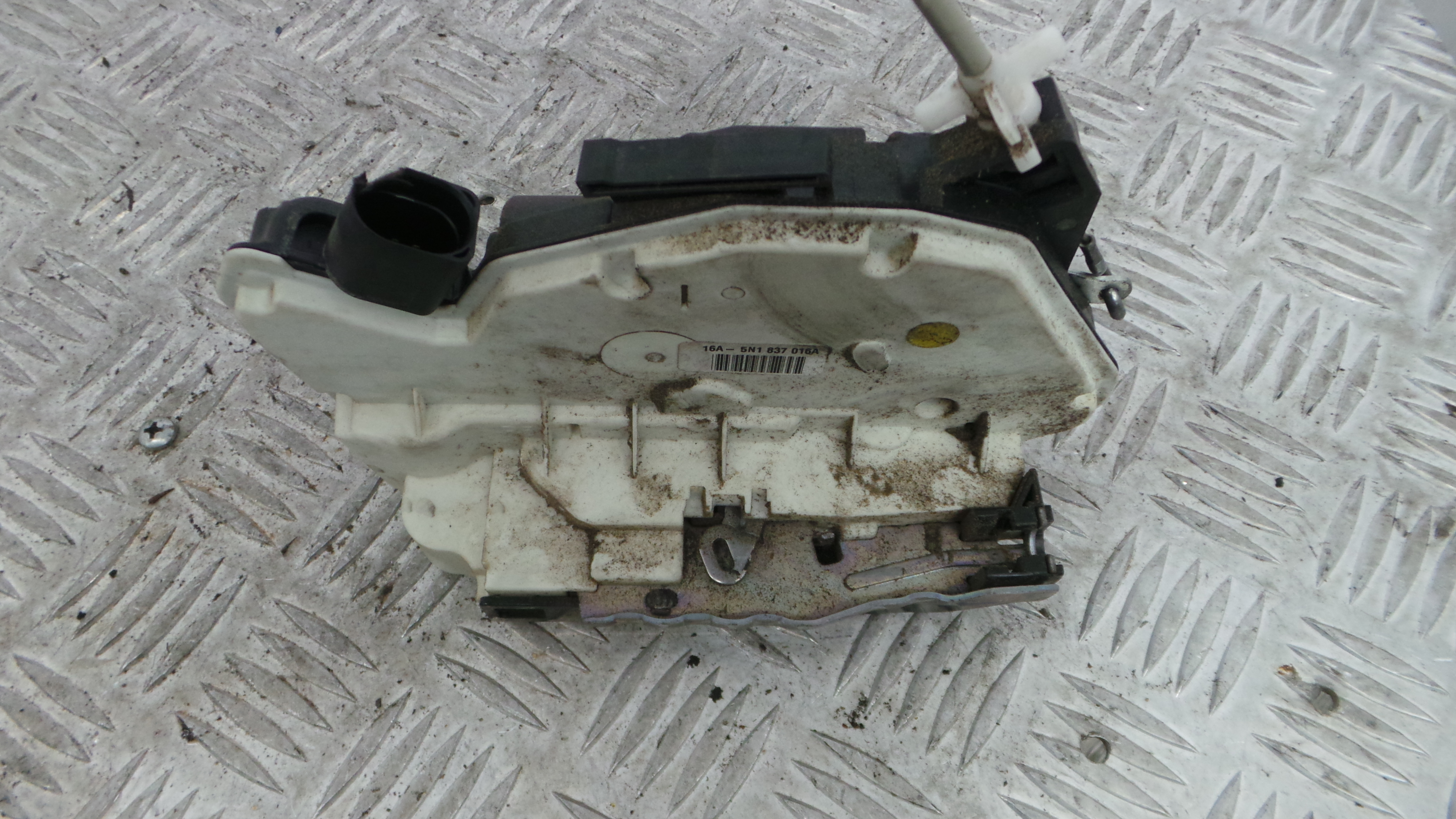 Fecho da Porta Frente Dto 5N1837016A - SEAT IBIZA IV (6J5, 6P1), IBIZA Mk IV (6J5, 6P1)-36231323