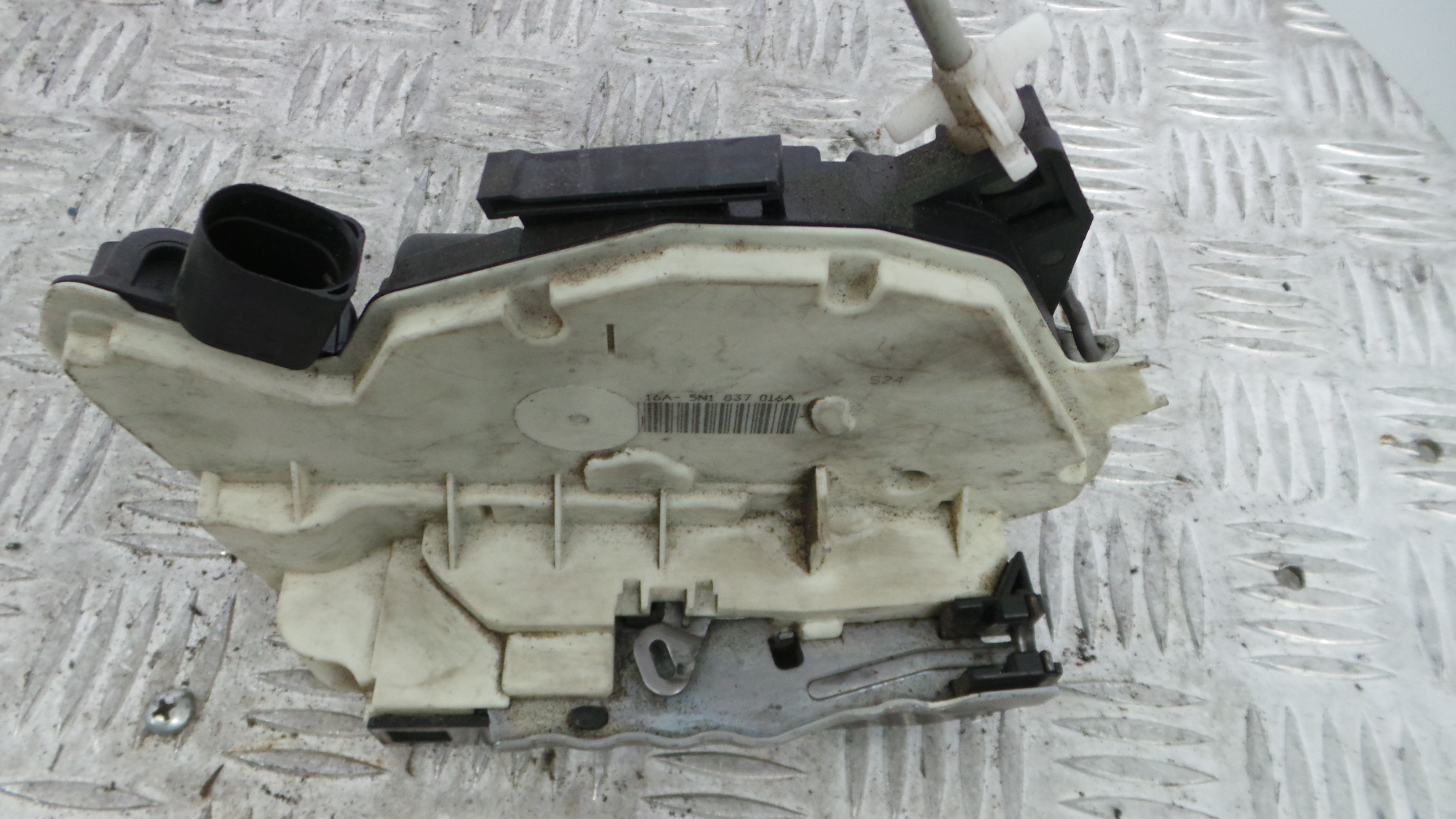 Fecho da Porta Frente Dto 5N1837016A - SEAT IBIZA IV (6J5, 6P1), IBIZA Mk IV (6J5, 6P1)-36231327